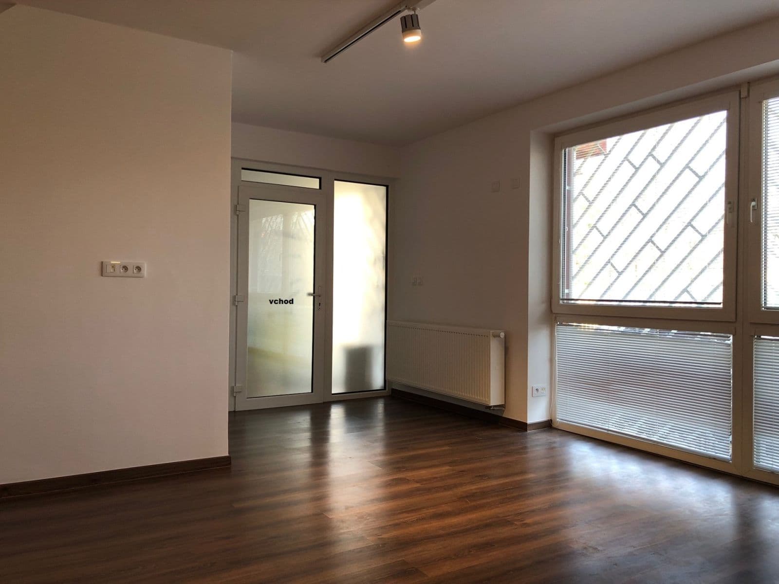 Pronájem kanceláře 47 m², Rešetkova, Nové Mesto, Bratislavský kraj Pronájem kanceláře 47 m², Rešetkova, Nové Mesto, Bratislavský kraj