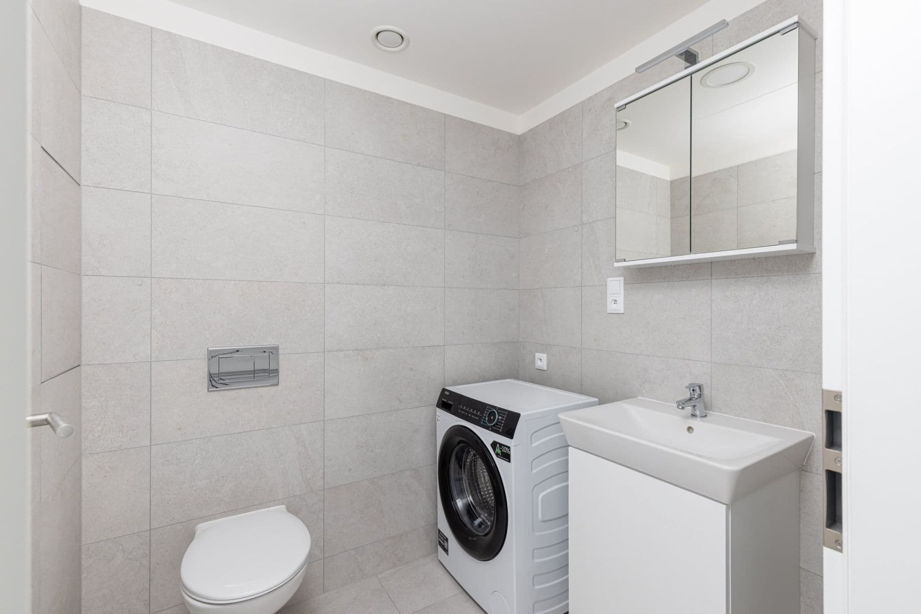 Pronájem bytu 1+kk 30 m², Poděbradská, Praha, Praha Pronájem bytu 1+kk 30 m², Poděbradská, Praha, Praha