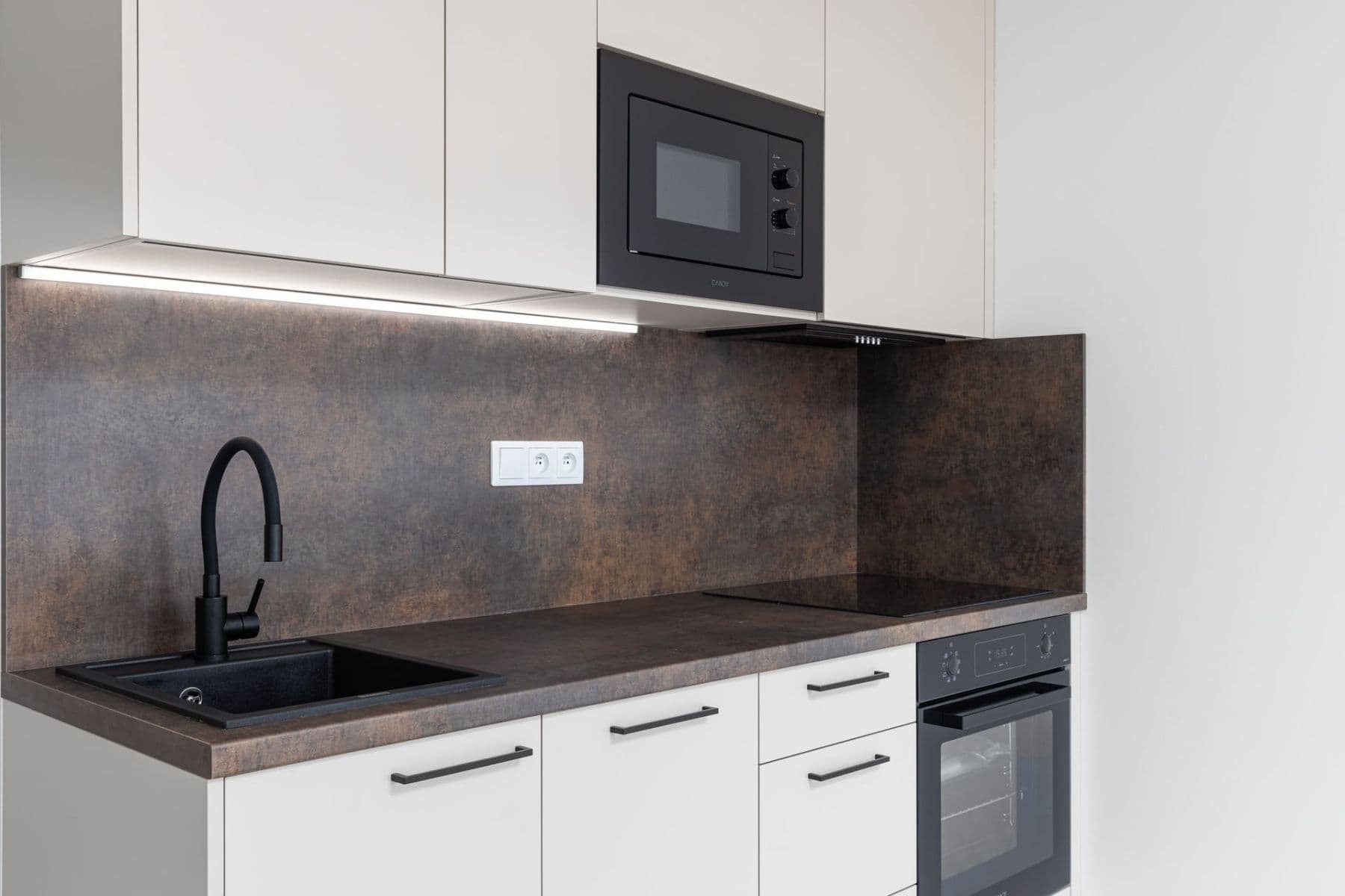 Pronájem bytu 1+kk 30 m², Poděbradská, Praha, Praha Pronájem bytu 1+kk 30 m², Poděbradská, Praha, Praha