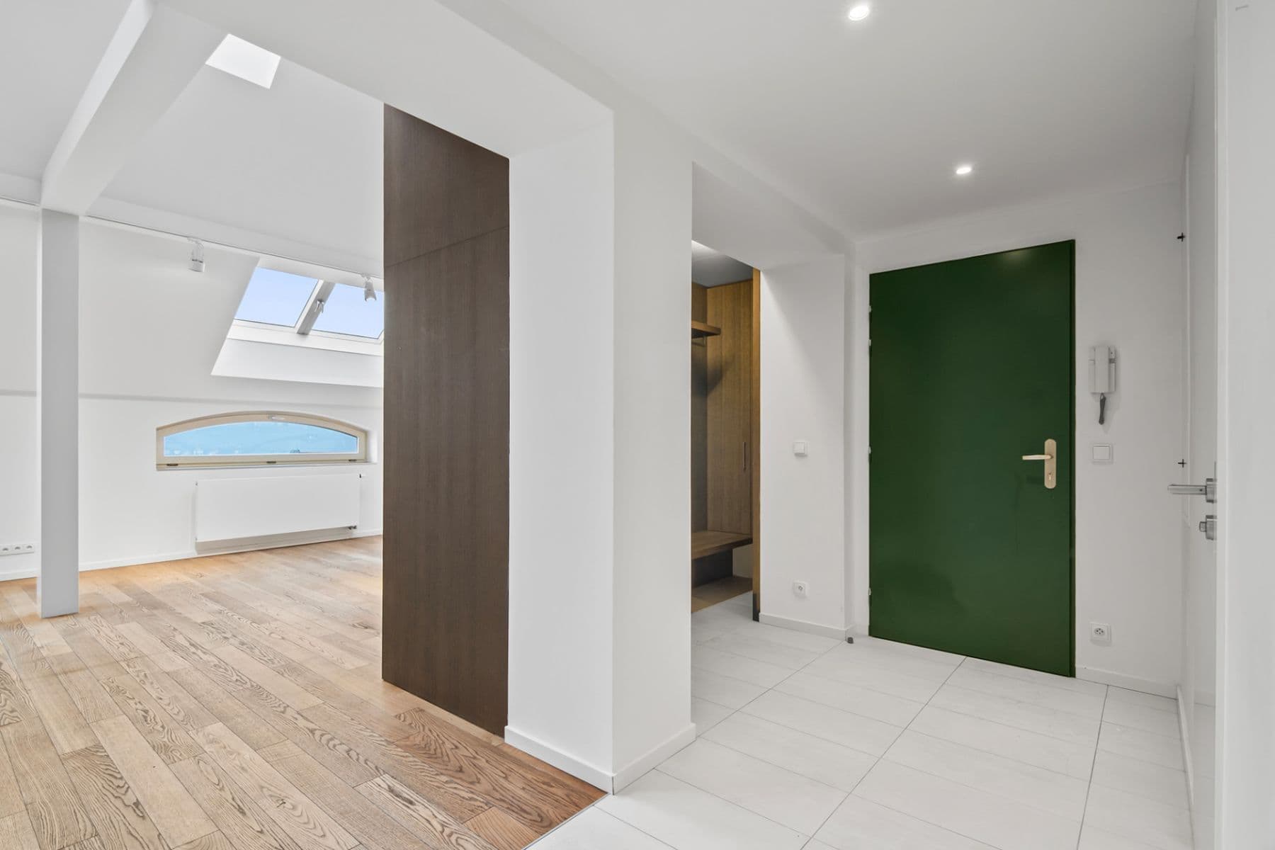 Pronájem bytu 3+1 130 m², U Akademie, Praha, Praha Pronájem bytu 3+1 130 m², U Akademie, Praha, Praha