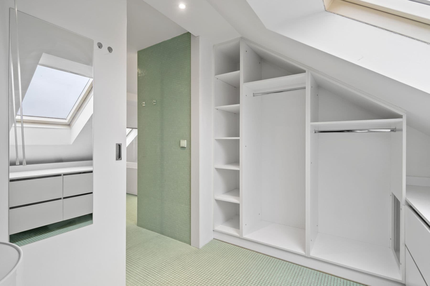 Pronájem bytu 3+1 130 m², U Akademie, Praha, Praha Pronájem bytu 3+1 130 m², U Akademie, Praha, Praha