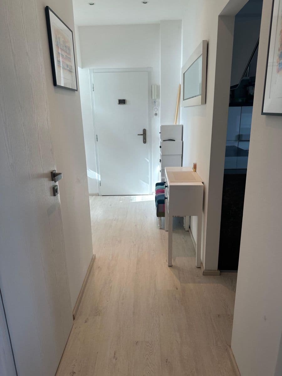 Pronájem bytu 2+1 51 m², Nové Mesto, Bratislavský kraj Pronájem bytu 2+1 51 m², Nové Mesto, Bratislavský kraj