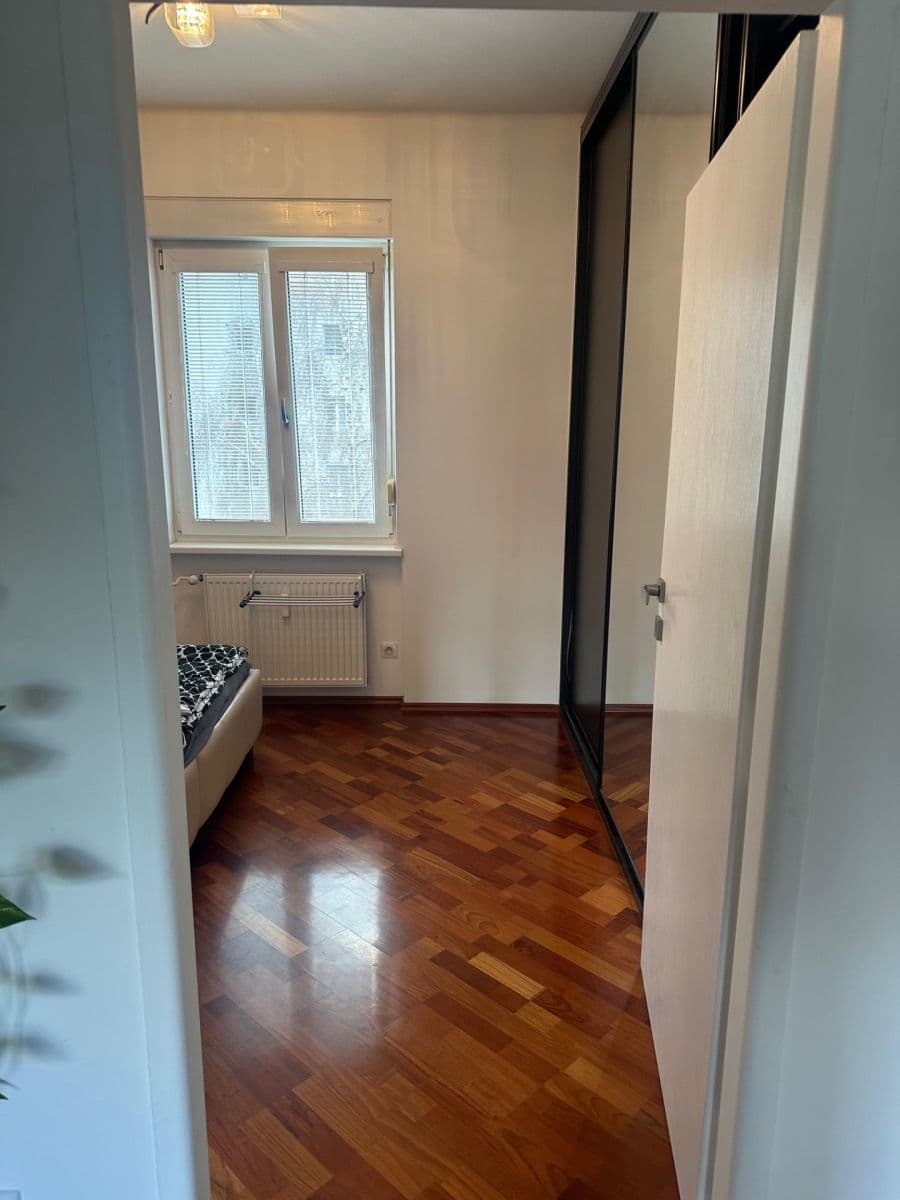 Pronájem bytu 2+1 51 m², Nové Mesto, Bratislavský kraj Pronájem bytu 2+1 51 m², Nové Mesto, Bratislavský kraj
