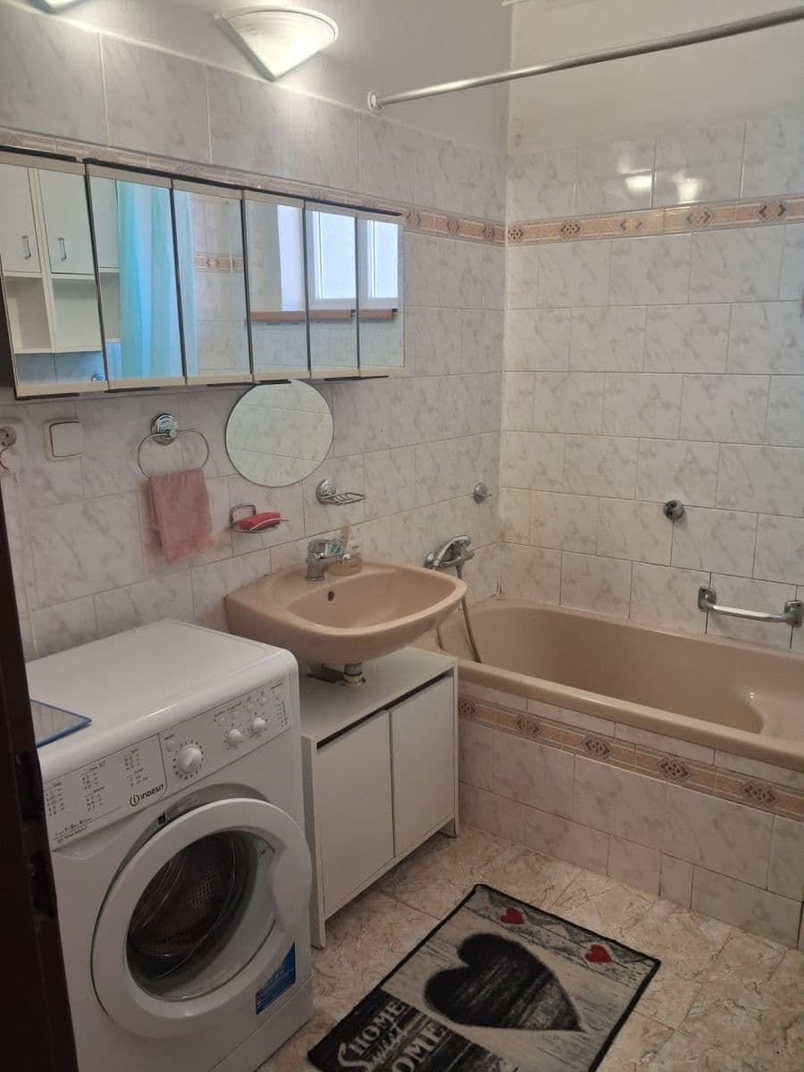 Pronájem bytu 2+1 90 m², Štychova, Praha, Praha Pronájem bytu 2+1 90 m², Štychova, Praha, Praha