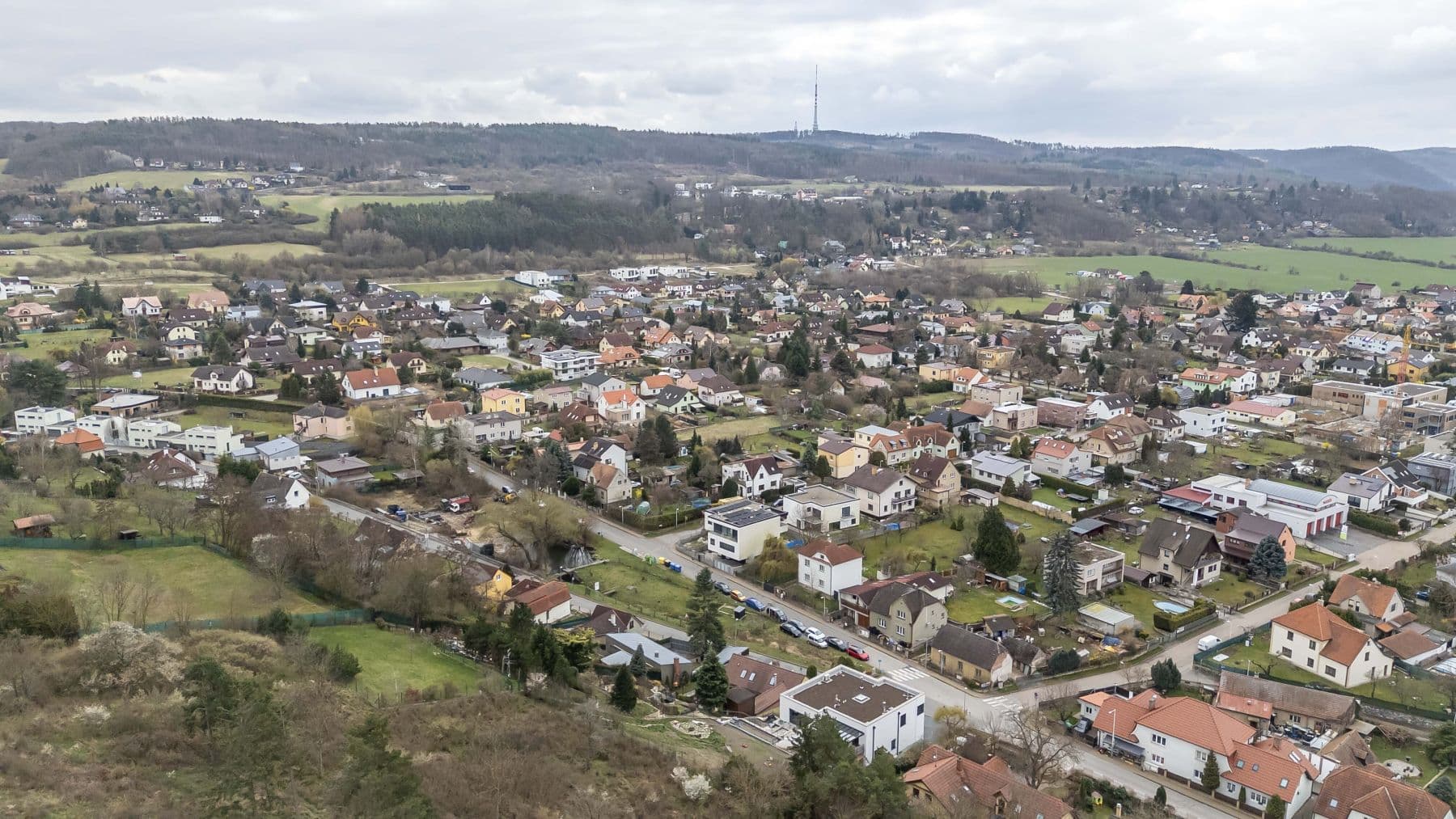 Prodej pozemku 736 m², U Lip, Praha, Praha Prodej pozemku 736 m², U Lip, Praha, Praha