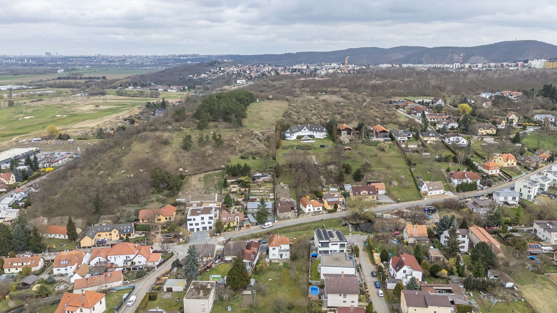 Prodej pozemku 736 m², U Lip, Praha, Praha Prodej pozemku 736 m², U Lip, Praha, Praha