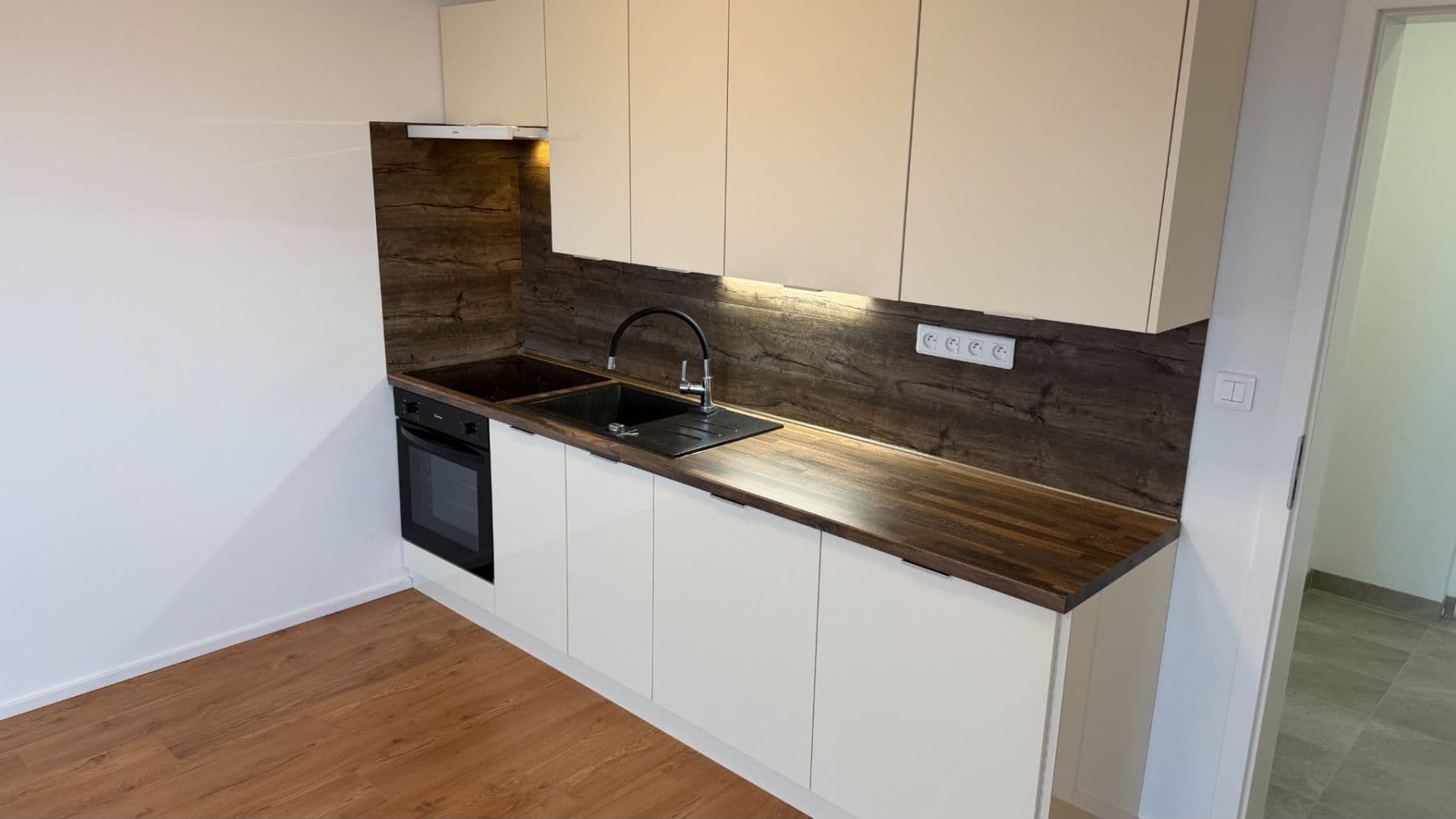 Pronájem bytu 2+kk 57 m², V Pískovně, Praha, Praha Pronájem bytu 2+kk 57 m², V Pískovně, Praha, Praha