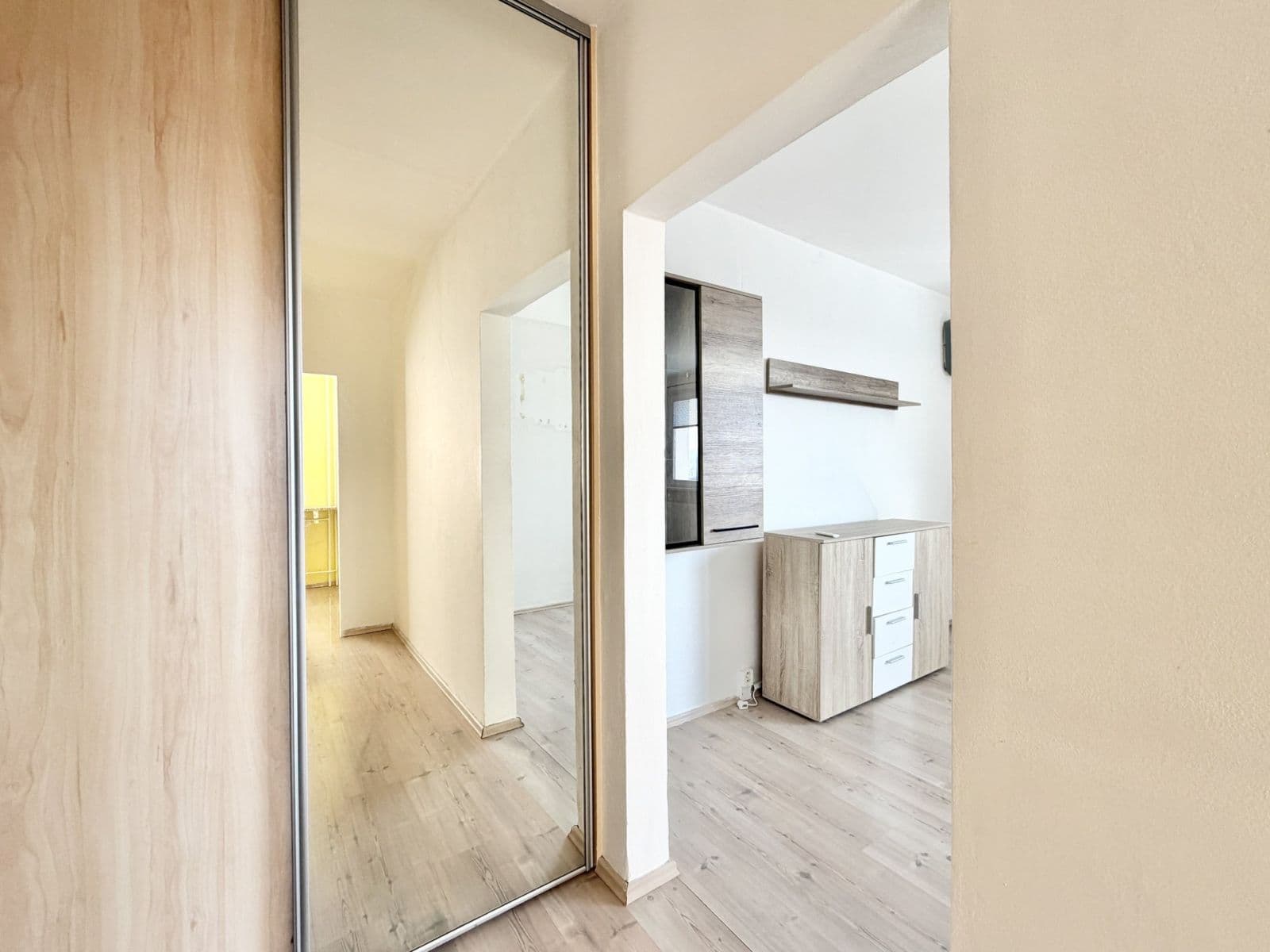 Prodej bytu 2+1 41 m², Bezová, Liberec, Liberecký kraj Prodej bytu 2+1 41 m², Bezová, Liberec, Liberecký kraj