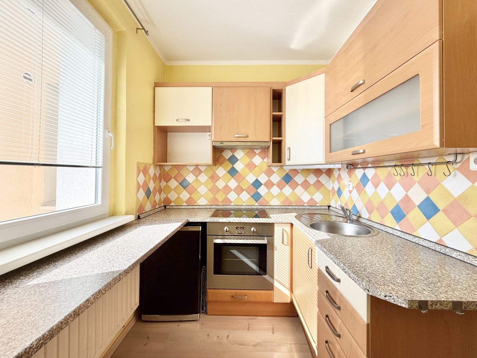Prodej bytu 2+1 41 m², Bezová, Liberec, Liberecký kraj Prodej bytu 2+1 41 m², Bezová, Liberec, Liberecký kraj