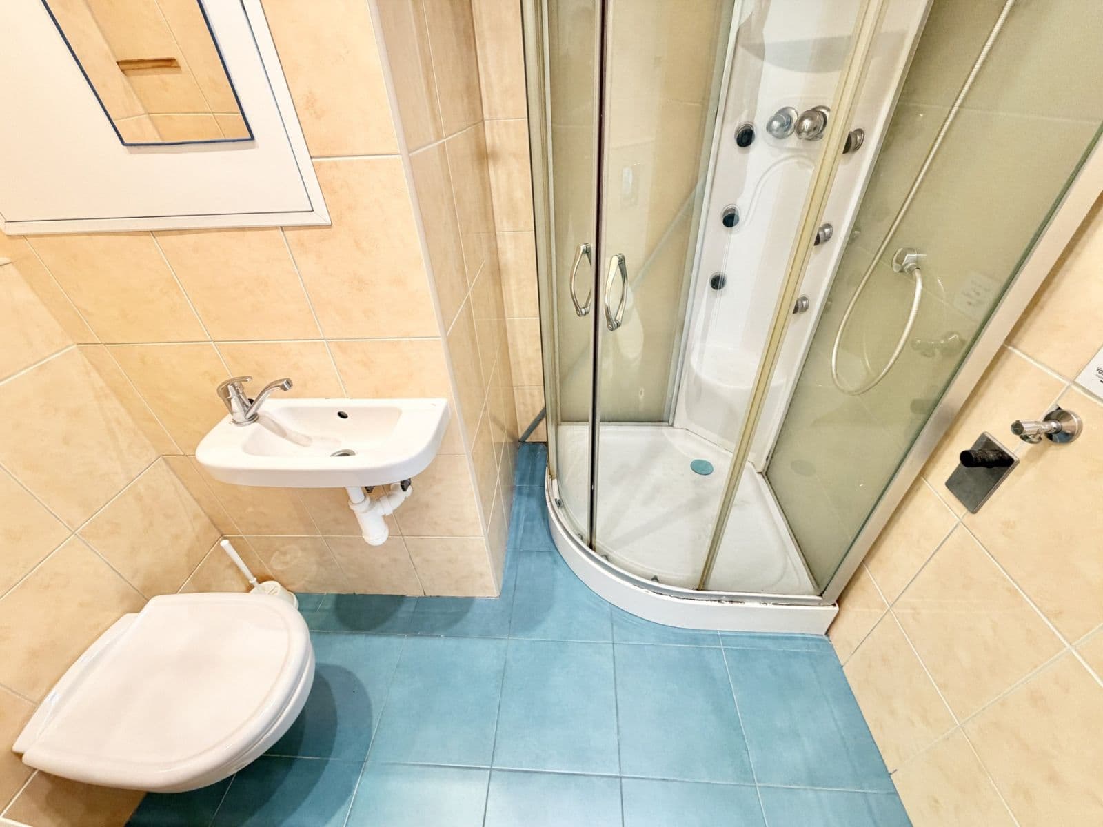 Prodej bytu 2+1 41 m², Bezová, Liberec, Liberecký kraj Prodej bytu 2+1 41 m², Bezová, Liberec, Liberecký kraj