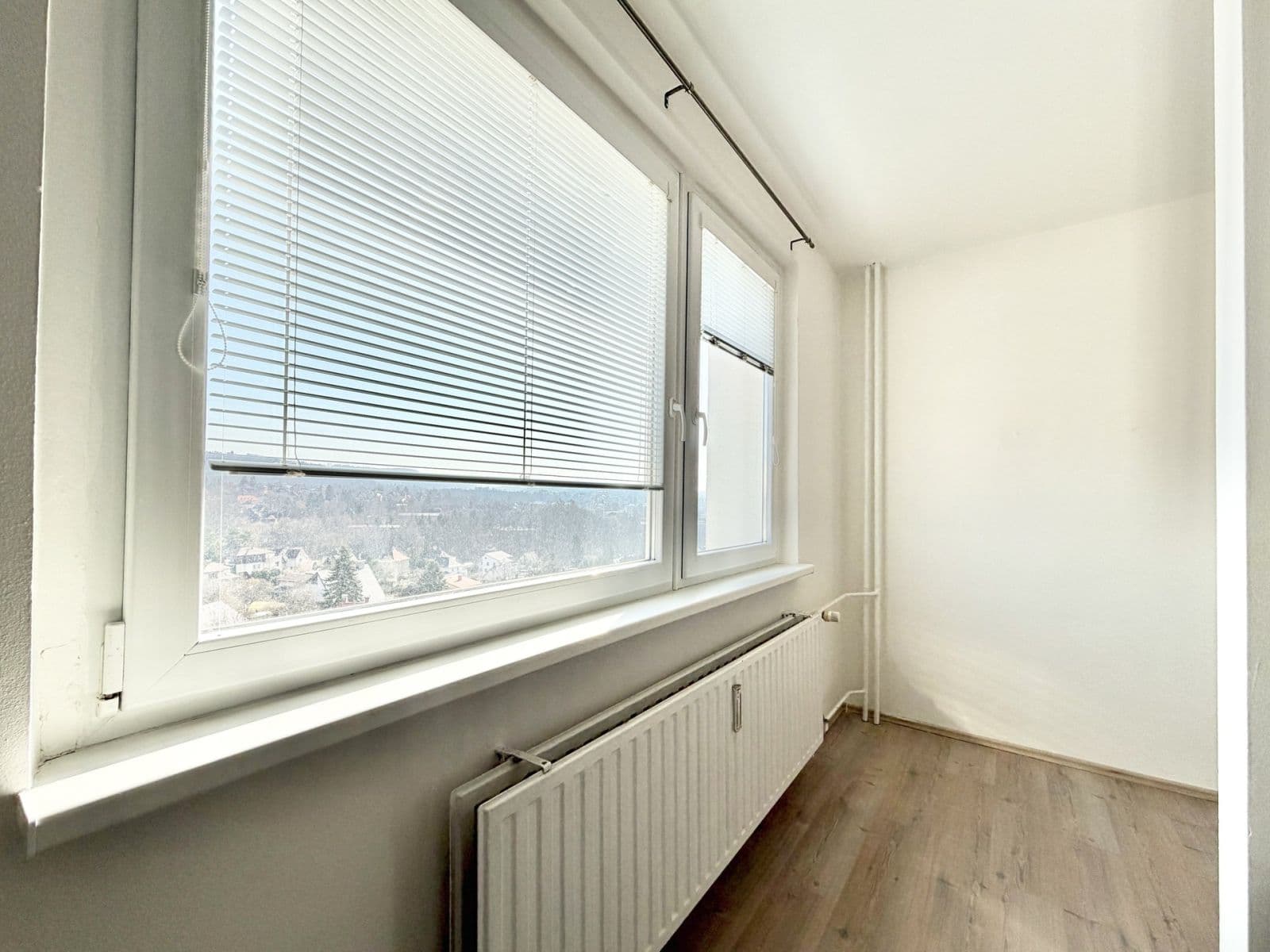 Prodej bytu 2+1 41 m², Bezová, Liberec, Liberecký kraj Prodej bytu 2+1 41 m², Bezová, Liberec, Liberecký kraj