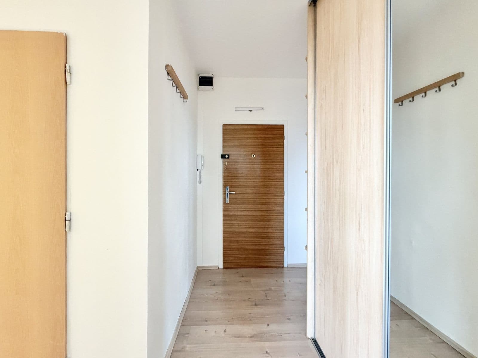 Prodej bytu 2+1 41 m², Bezová, Liberec, Liberecký kraj Prodej bytu 2+1 41 m², Bezová, Liberec, Liberecký kraj