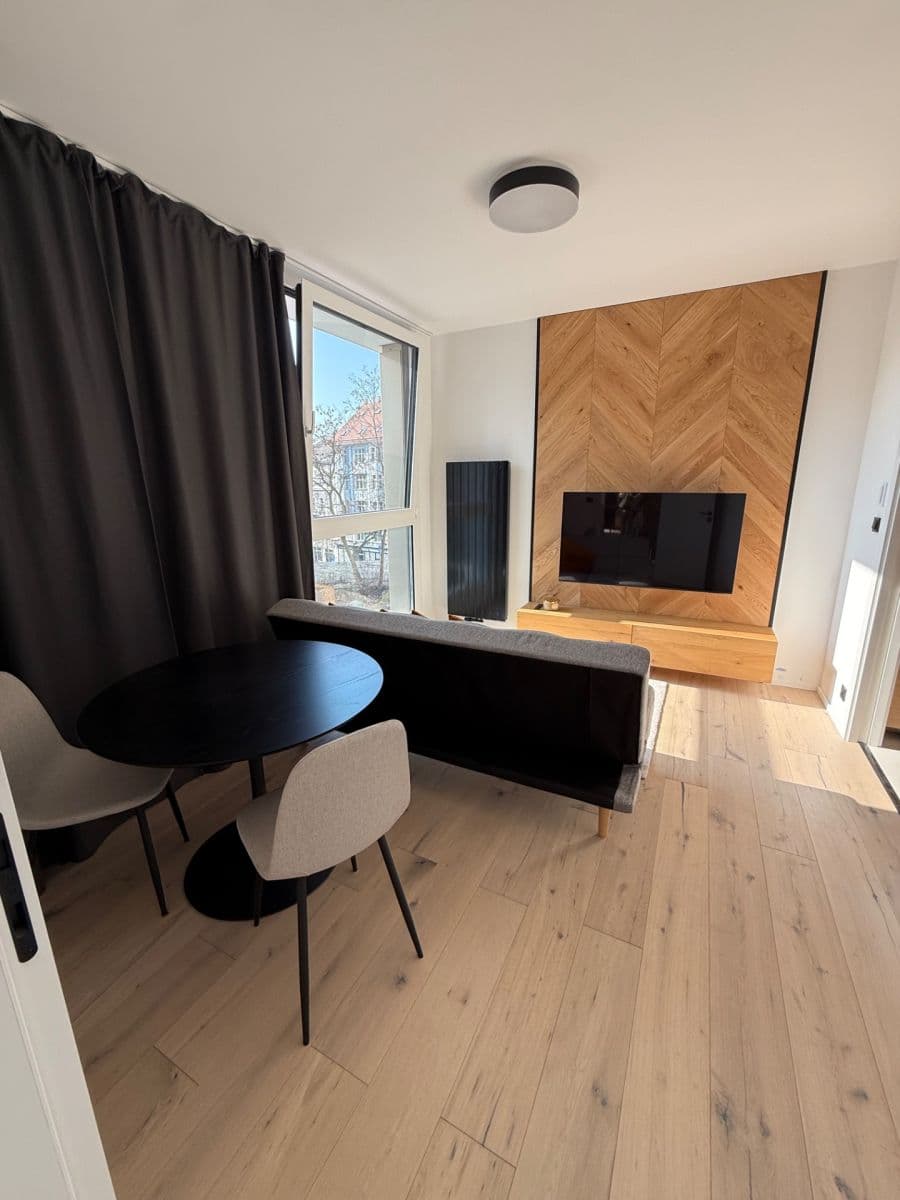 Pronájem bytu 2+kk 33 m², Krymská, Praha, Praha Pronájem bytu 2+kk 33 m², Krymská, Praha, Praha