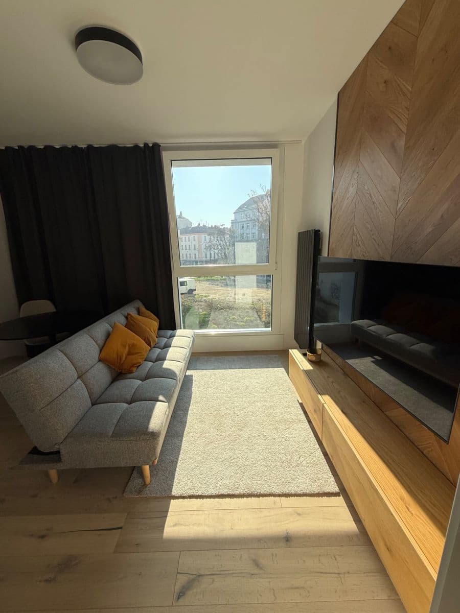 Pronájem bytu 2+kk 33 m², Krymská, Praha, Praha Pronájem bytu 2+kk 33 m², Krymská, Praha, Praha