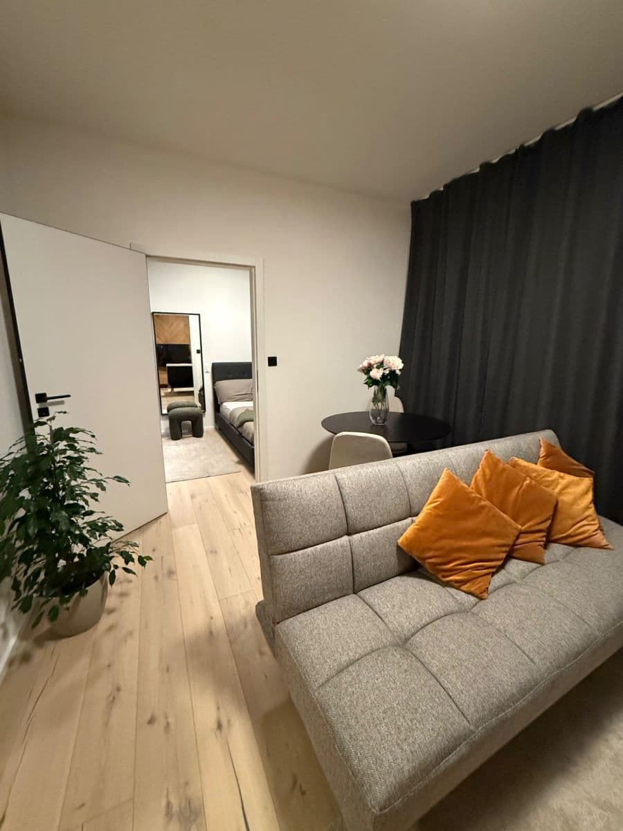 Pronájem bytu 2+kk 33 m², Krymská, Praha, Praha Pronájem bytu 2+kk 33 m², Krymská, Praha, Praha