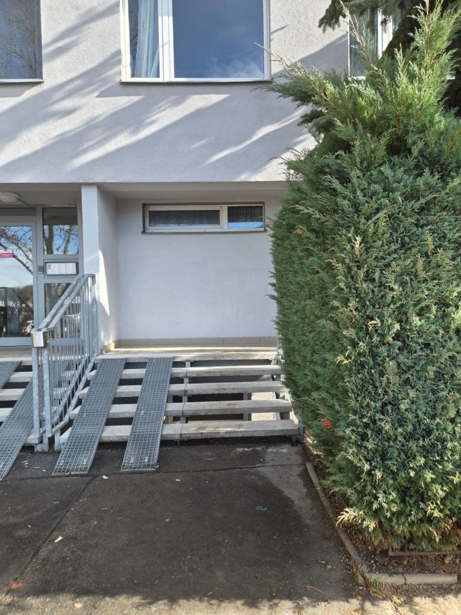 Prodej bytu 2+1 54 m², Husníkova, Praha, Praha Prodej bytu 2+1 54 m², Husníkova, Praha, Praha