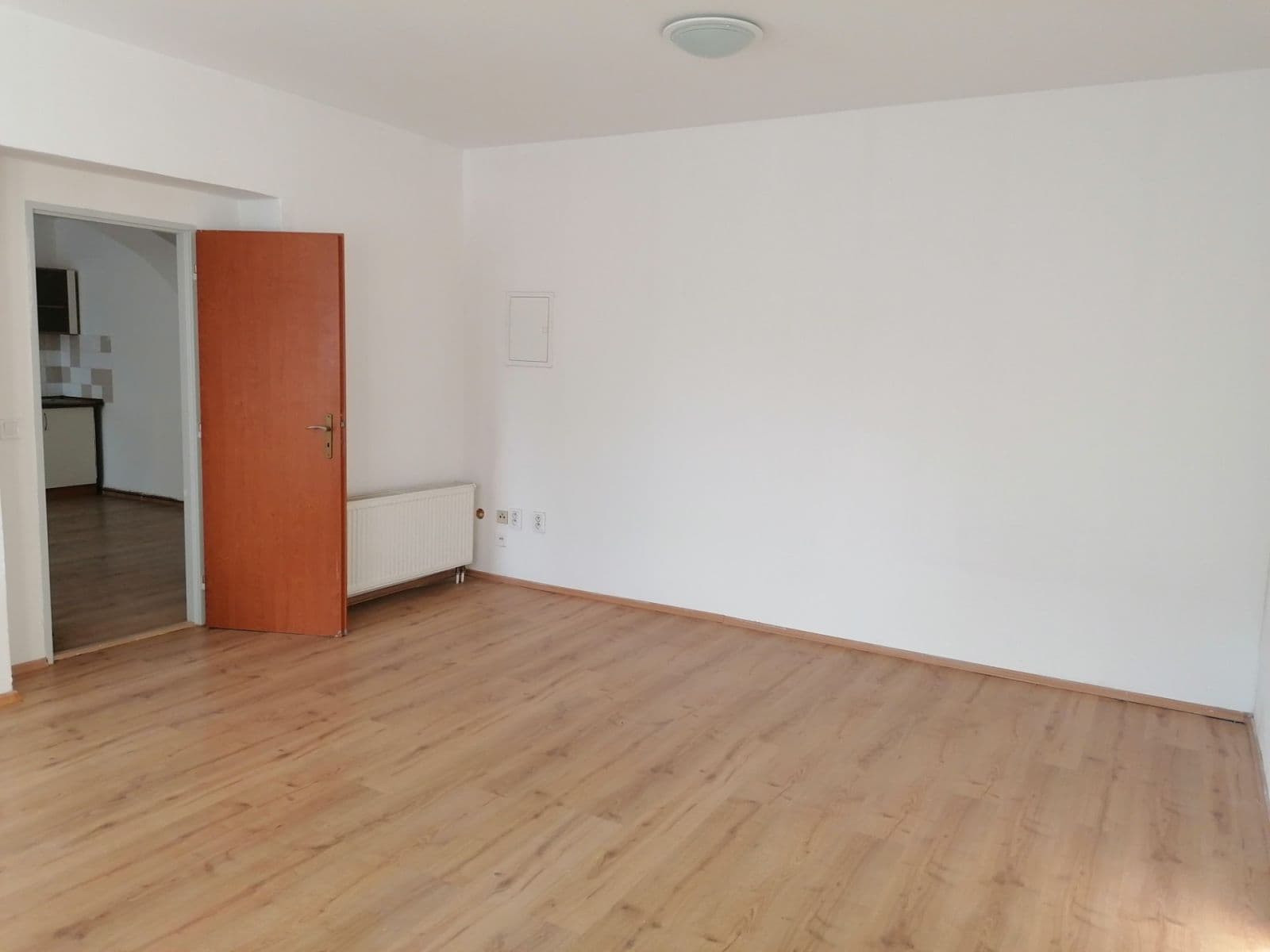 Pronájem bytu 2+kk 56 m², Fügnerova, Králův Dvůr, Středočeský kraj Pronájem bytu 2+kk 56 m², Fügnerova, Králův Dvůr, Středočeský kraj