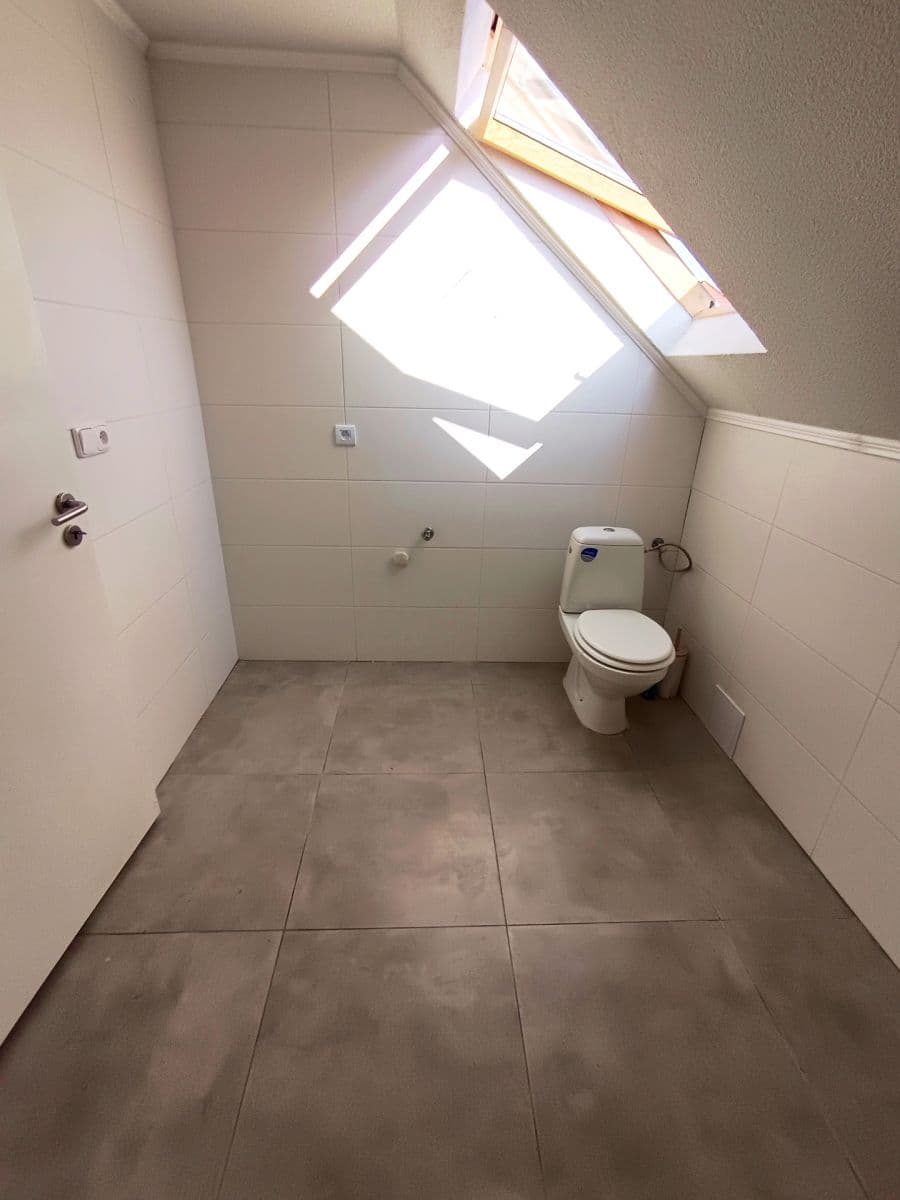 Prodej domu 128 m², pozemek 267 m², Vlkov pod Oškobrhem, Středočeský kraj Prodej domu 128 m², pozemek 267 m², Vlkov pod Oškobrhem, Středočeský kraj