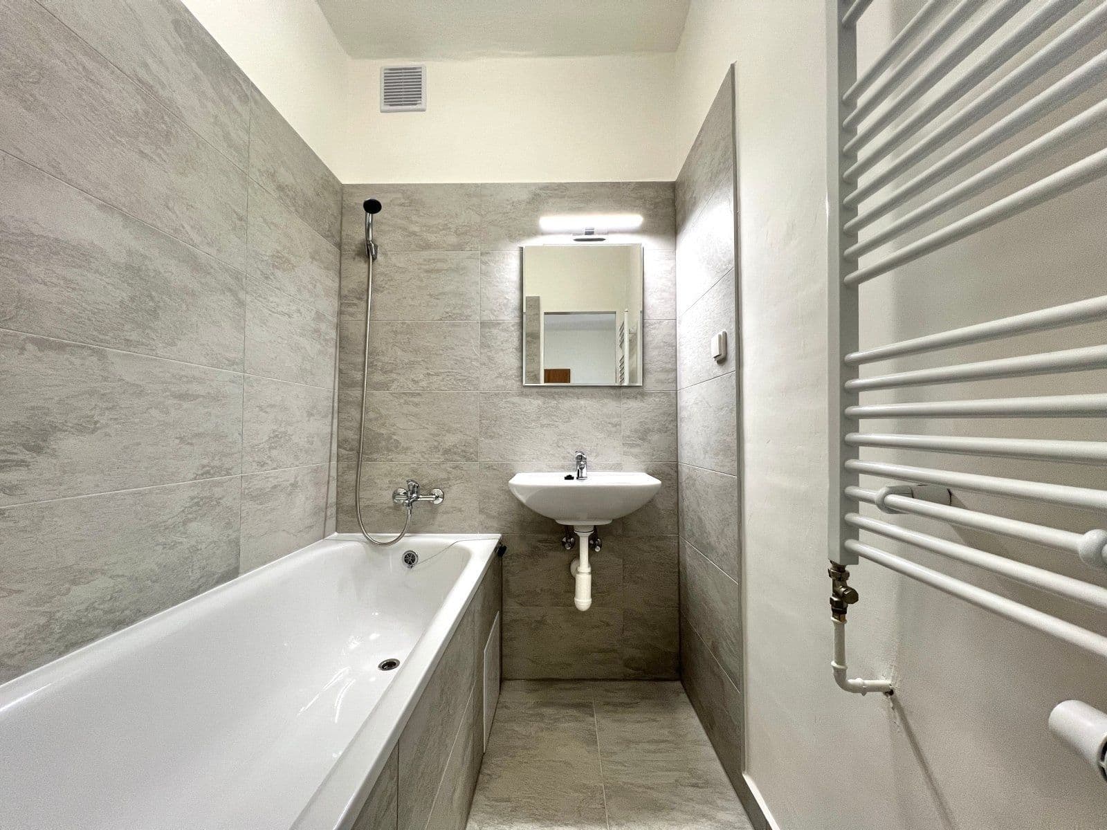 Pronájem bytu 2+1 50 m², Anenská, Frýdek-Místek, Moravskoslezský kraj Pronájem bytu 2+1 50 m², Anenská, Frýdek-Místek, Moravskoslezský kraj