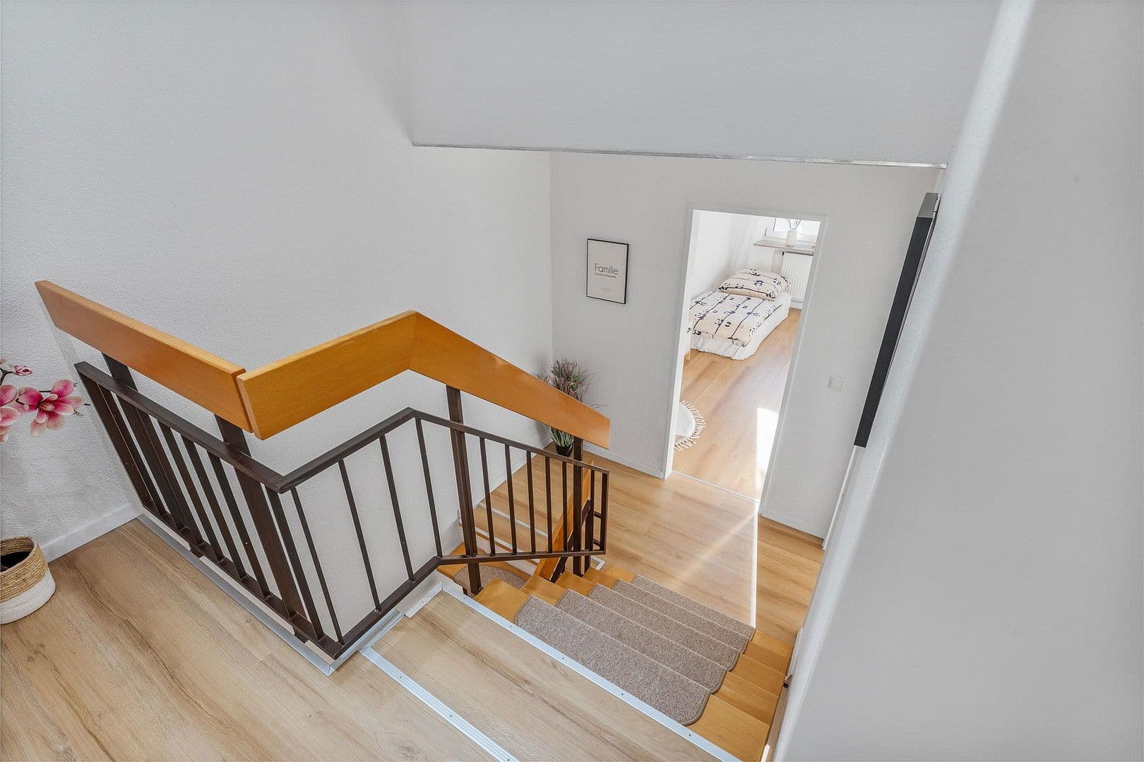 Prodej domu 105 m², pozemek 122 m², Illingen, Bádensko-Württembersko Prodej domu 105 m², pozemek 122 m², Illingen, Bádensko-Württembersko