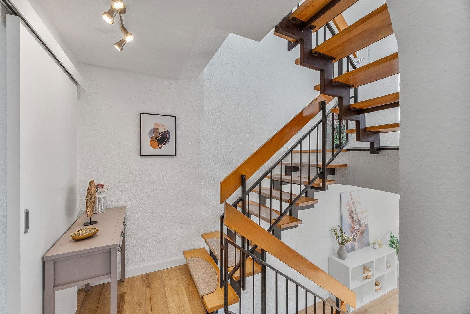 Prodej domu 105 m², pozemek 122 m², Illingen, Bádensko-Württembersko Prodej domu 105 m², pozemek 122 m², Illingen, Bádensko-Württembersko