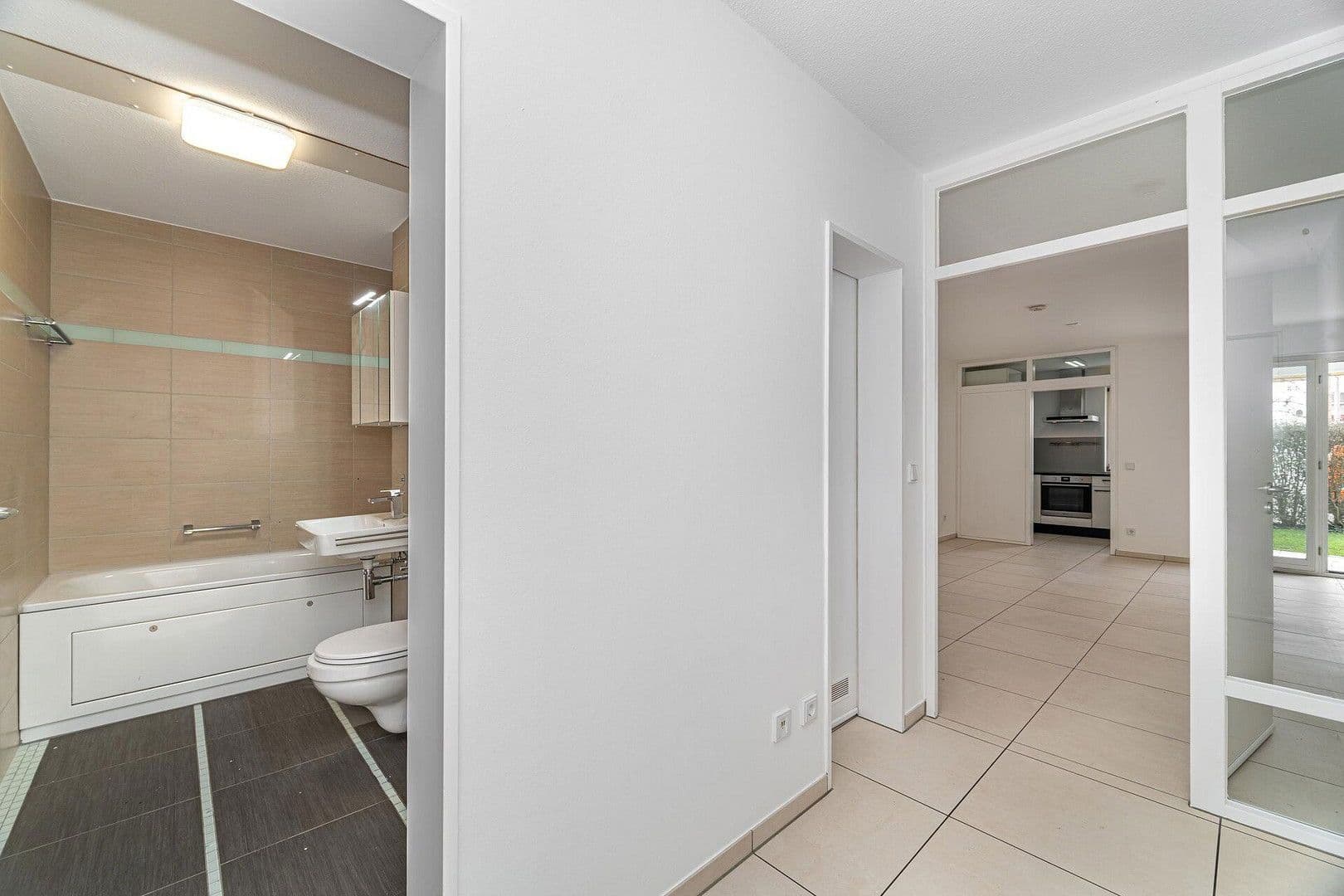 Prodej bytu 3+1 76 m², Schellenbergstr. 2, Germering, Bavorsko Prodej bytu 3+1 76 m², Schellenbergstr. 2, Germering, Bavorsko