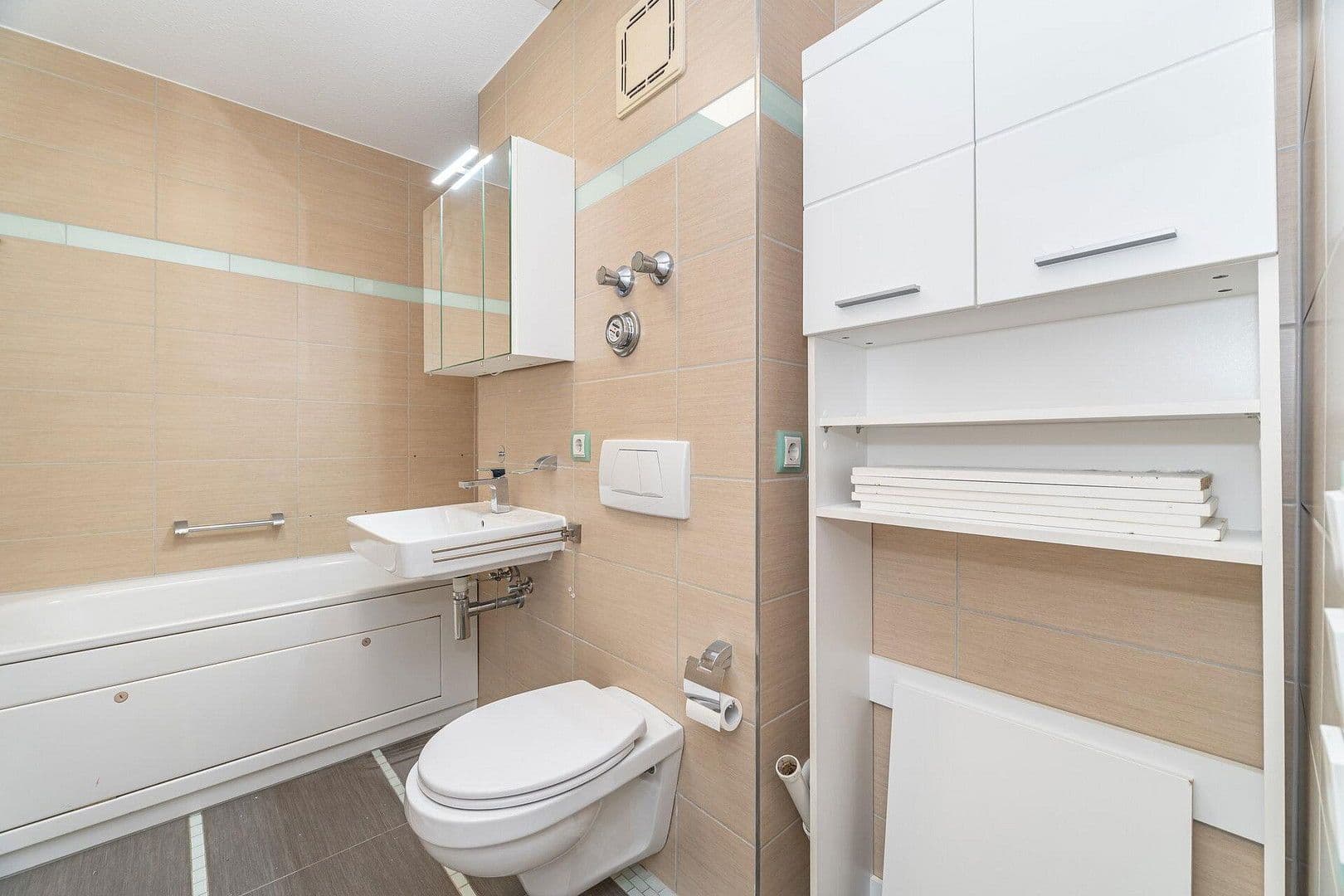 Prodej bytu 3+1 76 m², Schellenbergstr. 2, Germering, Bavorsko Prodej bytu 3+1 76 m², Schellenbergstr. 2, Germering, Bavorsko