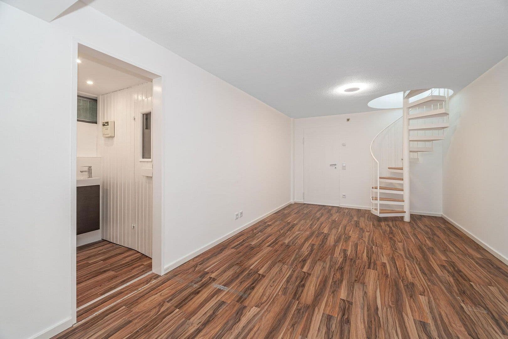 Prodej bytu 3+1 76 m², Schellenbergstr. 2, Germering, Bavorsko Prodej bytu 3+1 76 m², Schellenbergstr. 2, Germering, Bavorsko