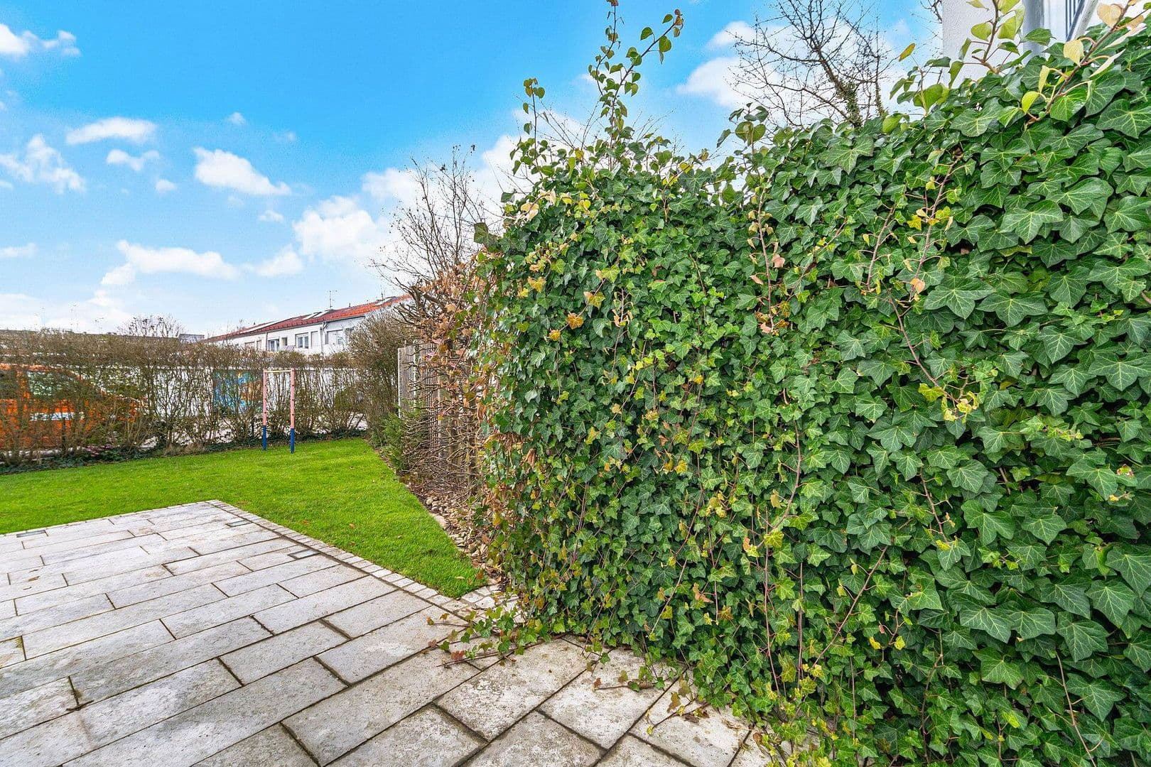 Prodej bytu 3+1 76 m², Schellenbergstr. 2, Germering, Bavorsko Prodej bytu 3+1 76 m², Schellenbergstr. 2, Germering, Bavorsko