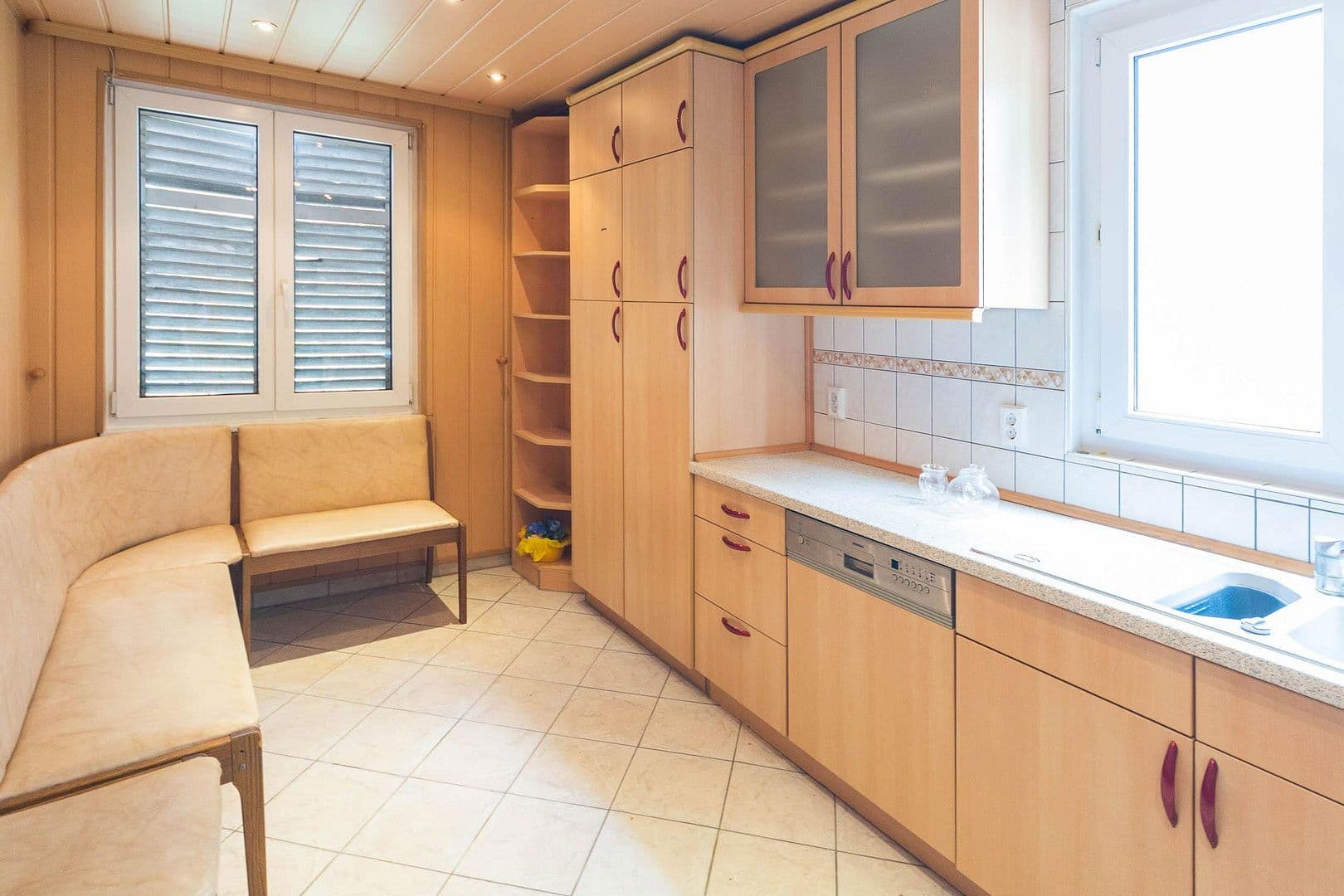 Pronájem bytu 4+1 70 m², Brenkenackerweg 35, Lichtenstein, Bádensko-Württembersko Pronájem bytu 4+1 70 m², Brenkenackerweg 35, Lichtenstein, Bádensko-Württembersko