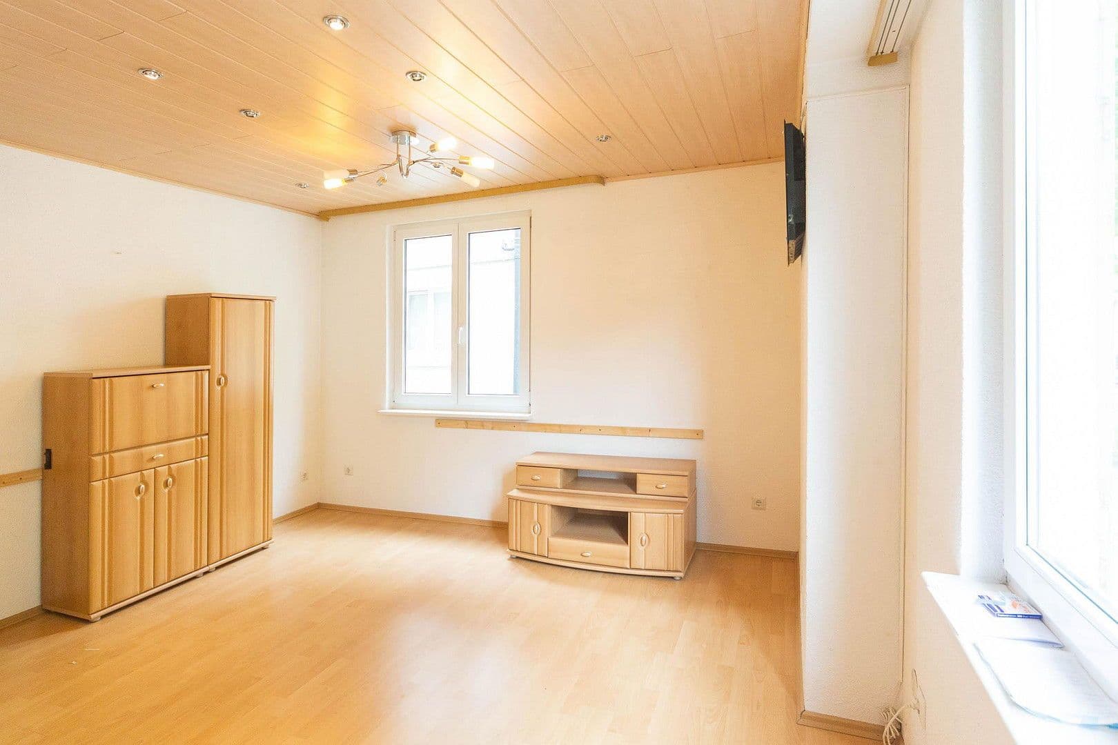 Pronájem bytu 4+1 70 m², Brenkenackerweg 35, Lichtenstein, Bádensko-Württembersko Pronájem bytu 4+1 70 m², Brenkenackerweg 35, Lichtenstein, Bádensko-Württembersko