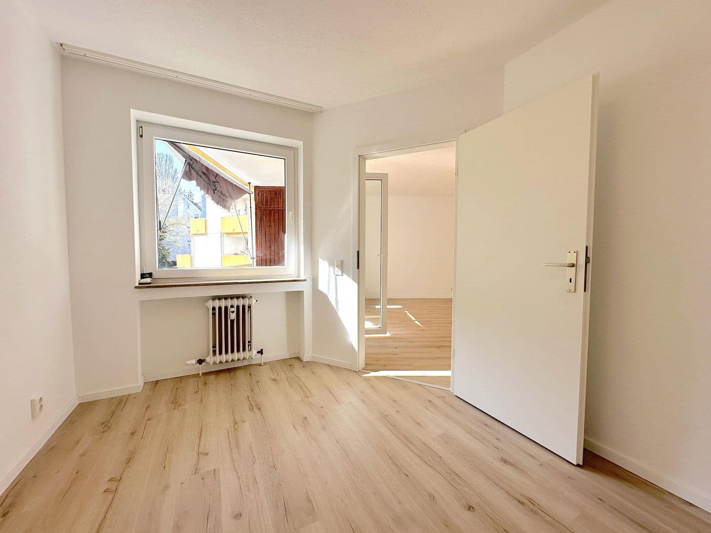Pronájem bytu 2+1 46 m², Eltviller Straße 19, Wiesbaden, Hessen Pronájem bytu 2+1 46 m², Eltviller Straße 19, Wiesbaden, Hessen
