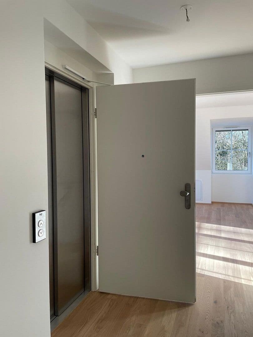 Pronájem bytu 2+kk 76 m², Bauweberstraße, München, Bavorsko Pronájem bytu 2+kk 76 m², Bauweberstraße, München, Bavorsko