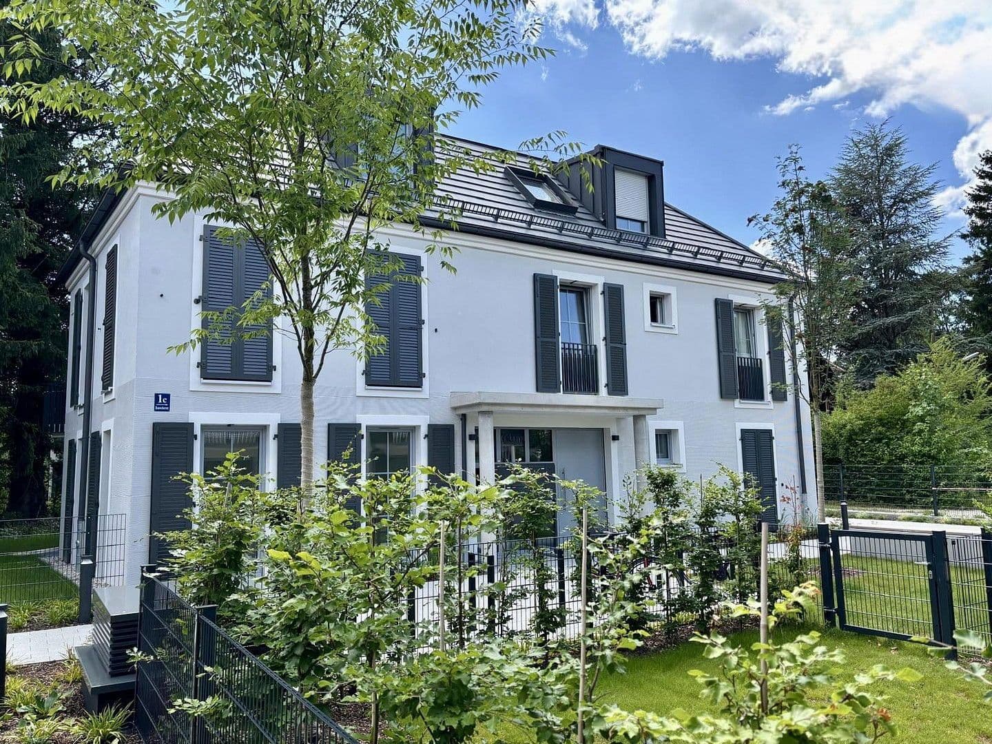 Pronájem bytu 2+kk 76 m², Bauweberstraße, München, Bavorsko Pronájem bytu 2+kk 76 m², Bauweberstraße, München, Bavorsko