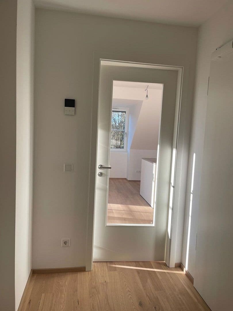 Pronájem bytu 2+kk 76 m², Bauweberstraße, München, Bavorsko Pronájem bytu 2+kk 76 m², Bauweberstraße, München, Bavorsko
