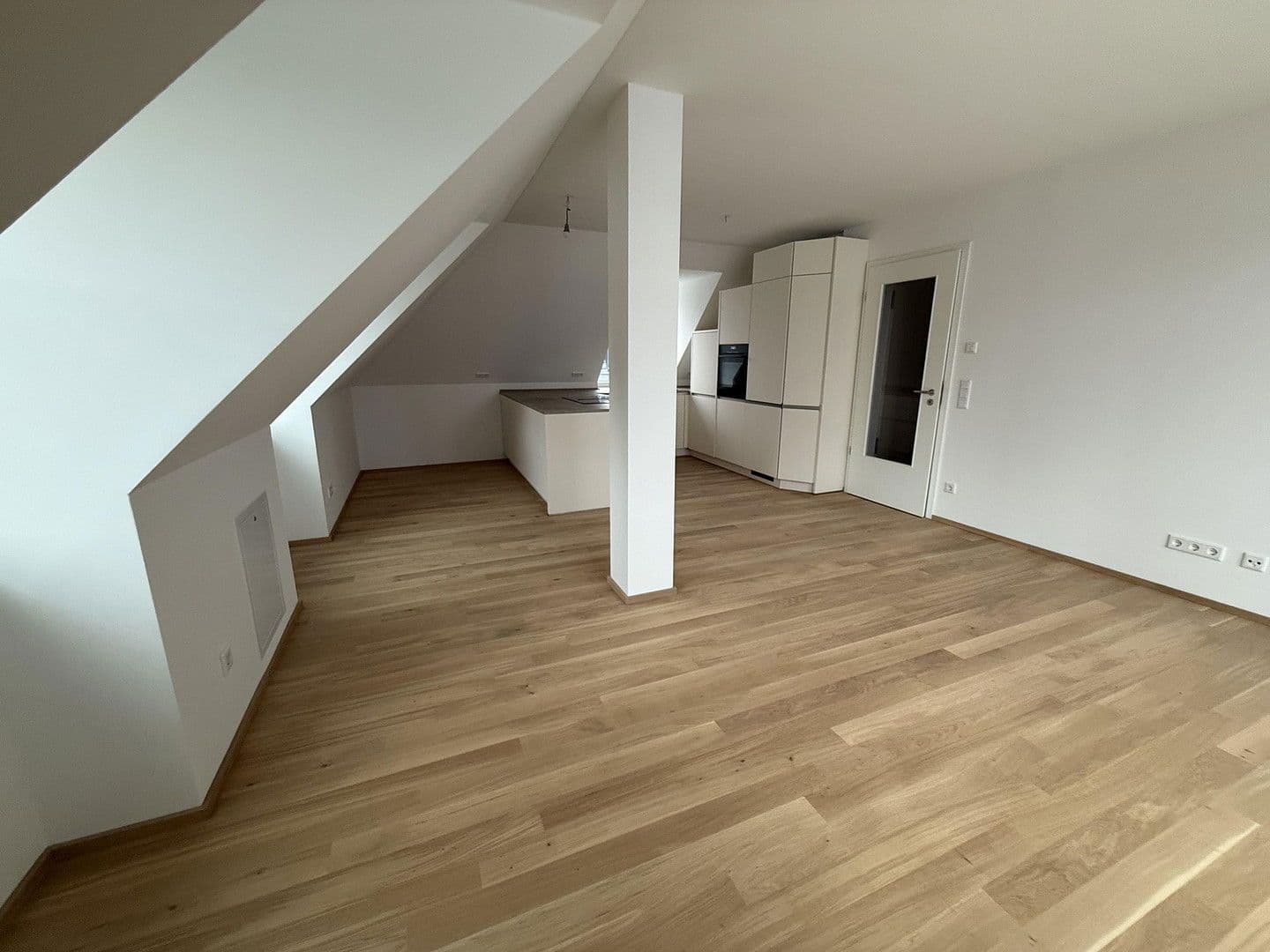 Pronájem bytu 2+kk 76 m², Bauweberstraße, München, Bavorsko Pronájem bytu 2+kk 76 m², Bauweberstraße, München, Bavorsko