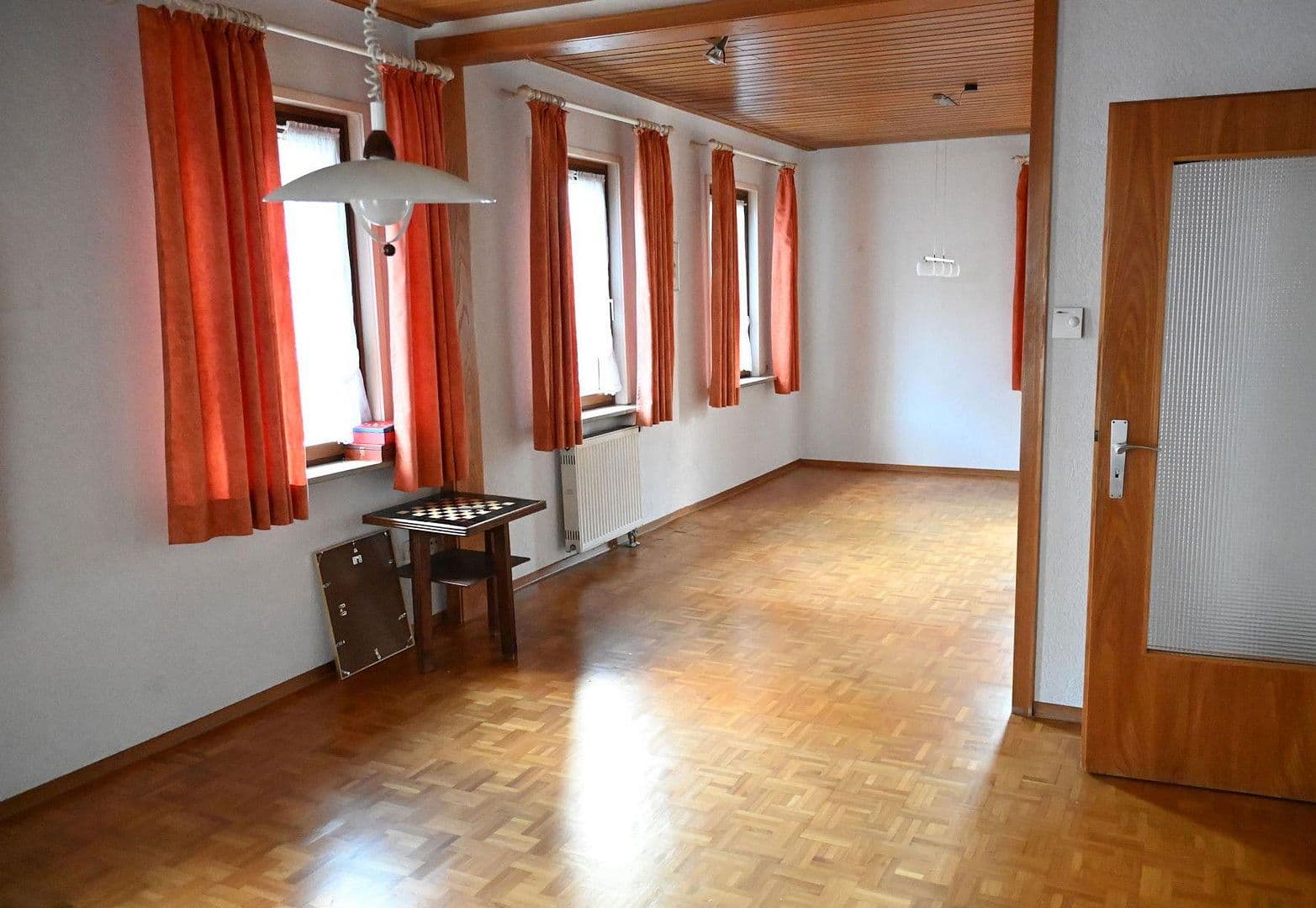 Prodej domu 143 m², pozemek 274 m², Eichendorffstr. 10, Bad Urach, Bádensko-Württembersko Prodej domu 143 m², pozemek 274 m², Eichendorffstr. 10, Bad Urach, Bádensko-Württembersko