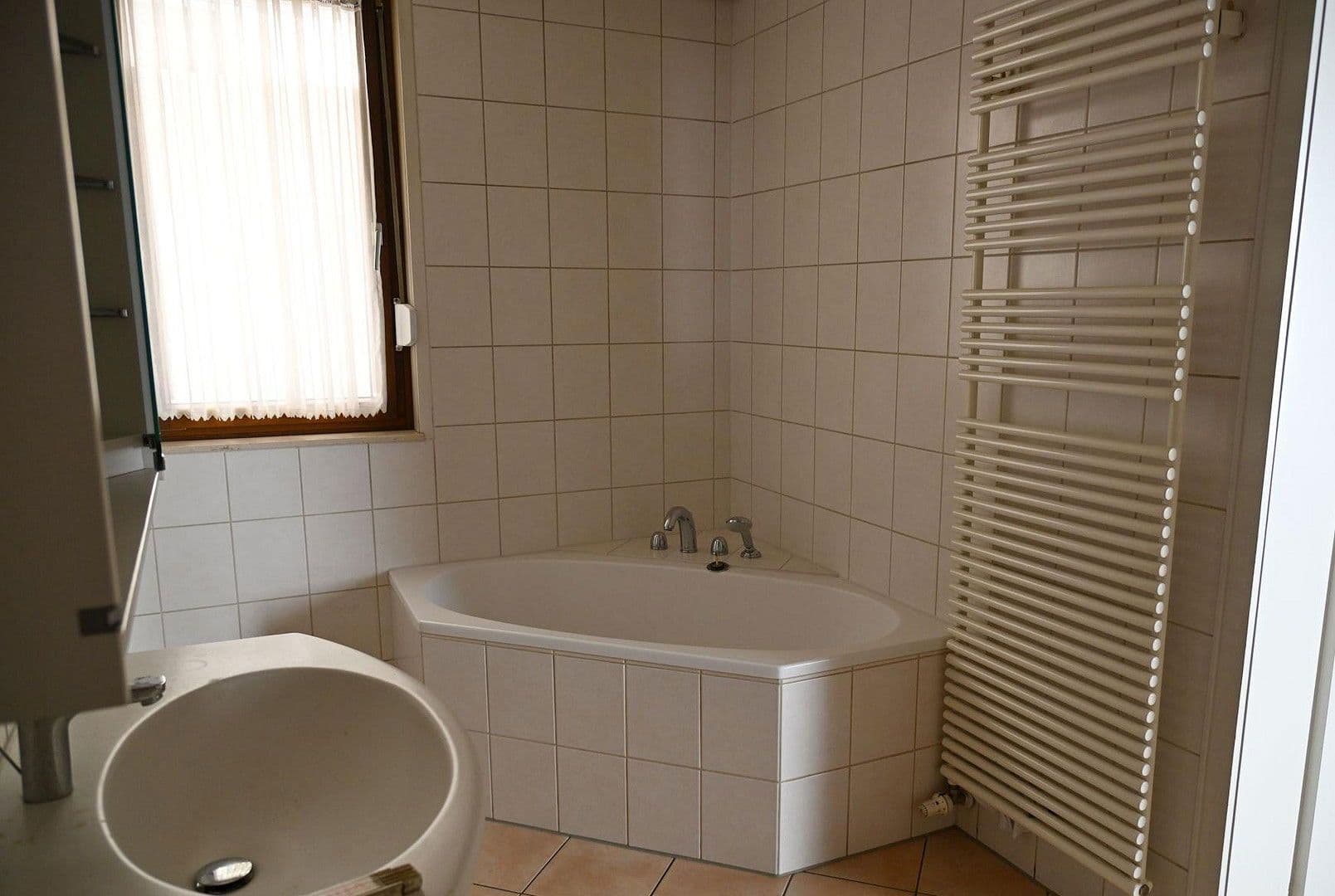 Prodej domu 143 m², pozemek 274 m², Eichendorffstr. 10, Bad Urach, Bádensko-Württembersko Prodej domu 143 m², pozemek 274 m², Eichendorffstr. 10, Bad Urach, Bádensko-Württembersko