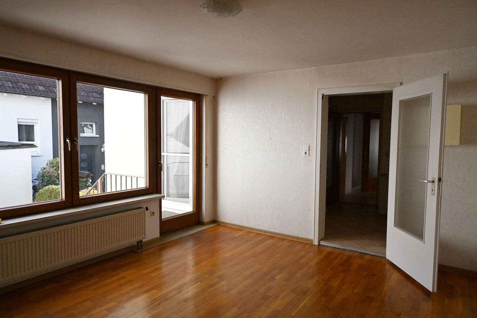 Prodej domu 143 m², pozemek 274 m², Eichendorffstr. 10, Bad Urach, Bádensko-Württembersko Prodej domu 143 m², pozemek 274 m², Eichendorffstr. 10, Bad Urach, Bádensko-Württembersko