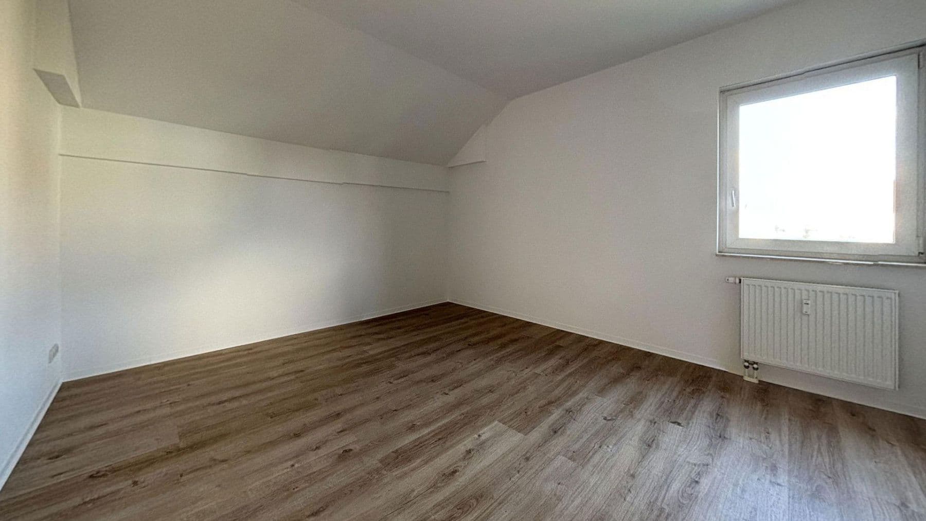 Pronájem bytu 3+1 66 m², Schillerstraße 16b, Geithain, Sasko Pronájem bytu 3+1 66 m², Schillerstraße 16b, Geithain, Sasko