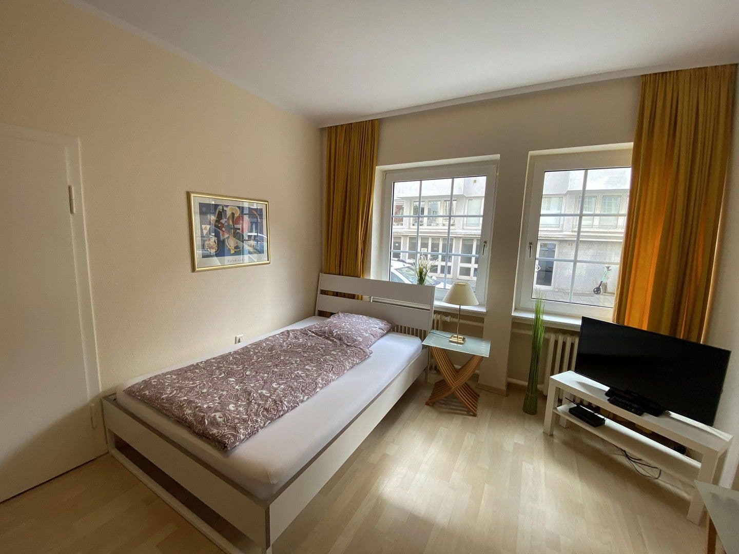 Pronájem bytu 1+1 27 m², Cantadorstr. 21, Düsseldorf, Severní Porýní-Vestfálsko Pronájem bytu 1+1 27 m², Cantadorstr. 21, Düsseldorf, Severní Porýní-Vestfálsko