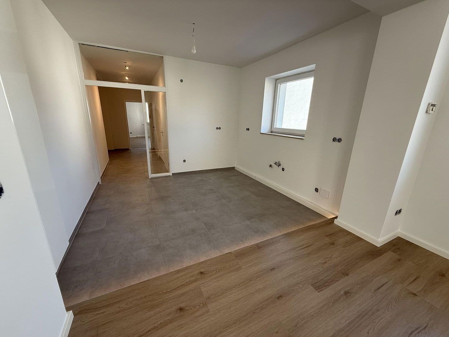 Pronájem bytu 3+1 92 m², Köln, Severní Porýní-Vestfálsko Pronájem bytu 3+1 92 m², Köln, Severní Porýní-Vestfálsko