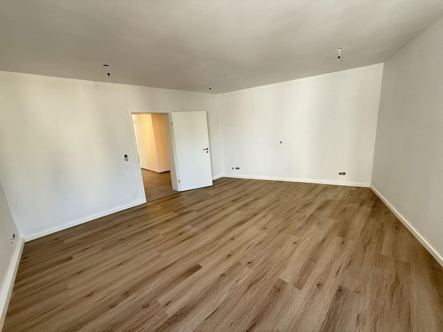 Pronájem bytu 3+1 92 m², Köln, Severní Porýní-Vestfálsko Pronájem bytu 3+1 92 m², Köln, Severní Porýní-Vestfálsko