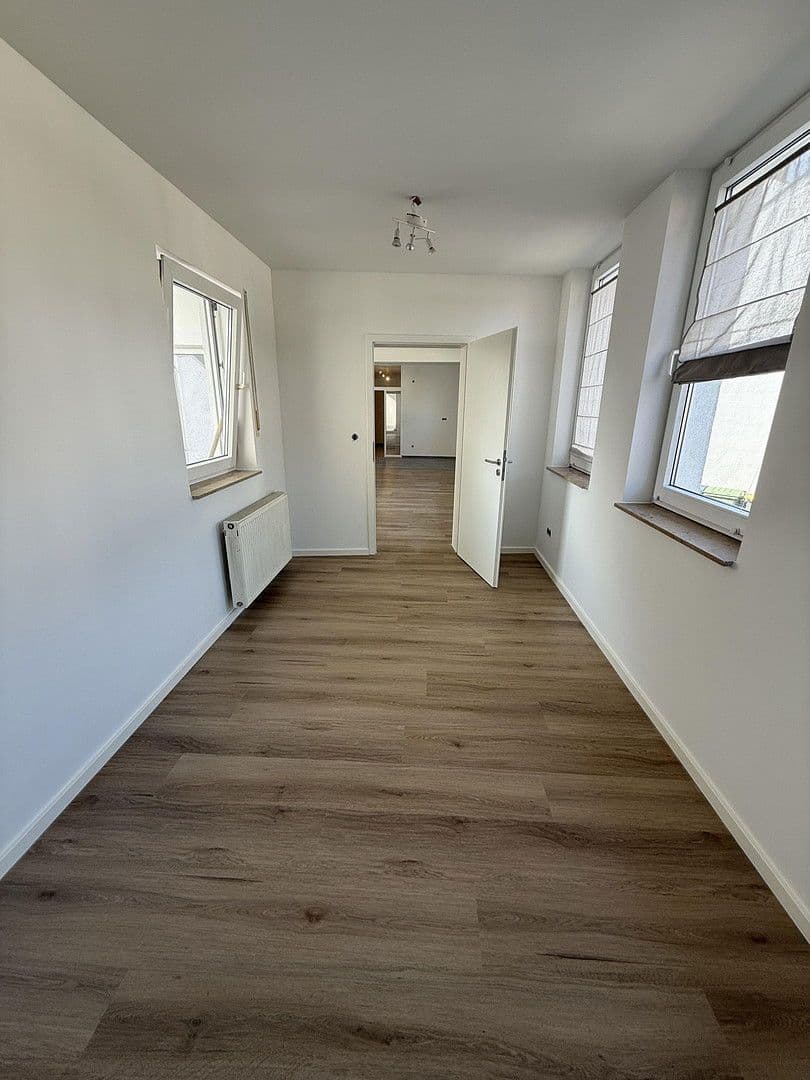 Pronájem bytu 3+1 92 m², Köln, Severní Porýní-Vestfálsko Pronájem bytu 3+1 92 m², Köln, Severní Porýní-Vestfálsko