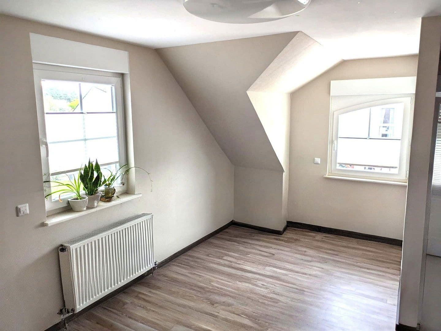 Prodej domu 142 m², pozemek 283 m², Wolfsburg-Wendschott, Dolní Sasko Prodej domu 142 m², pozemek 283 m², Wolfsburg-Wendschott, Dolní Sasko