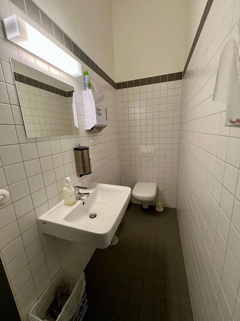 Pronájem kanceláře 330 m², Königsbrücker Straße 96, Dresden, Sasko Pronájem kanceláře 330 m², Königsbrücker Straße 96, Dresden, Sasko