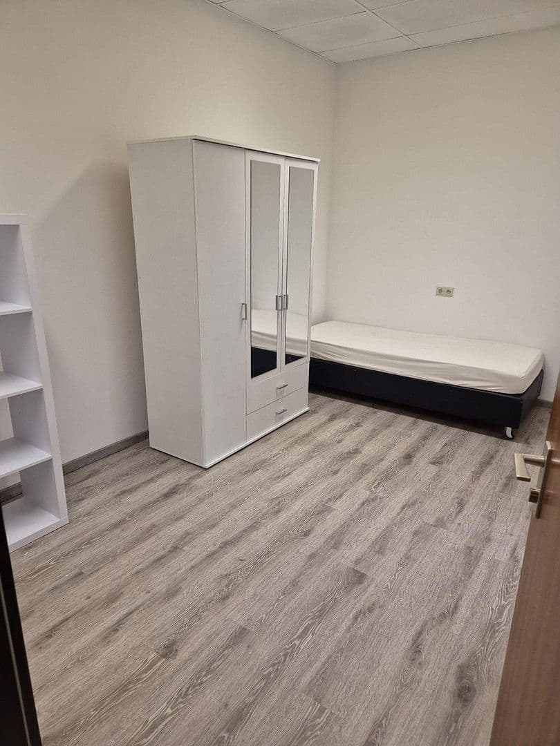 Pronájem bytu 2+1 25 m², Sonnenstr. 53a, Gilching, Bavorsko Pronájem bytu 2+1 25 m², Sonnenstr. 53a, Gilching, Bavorsko