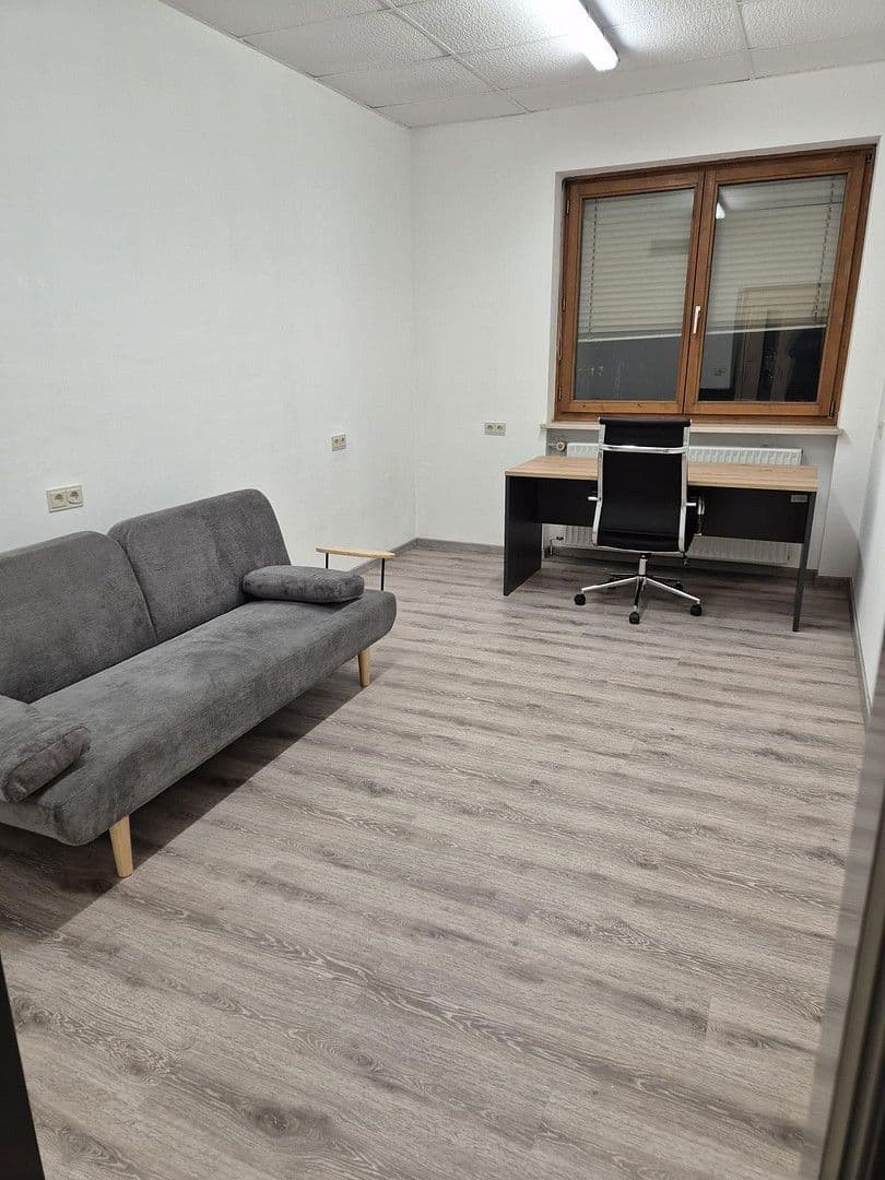 Pronájem bytu 2+1 25 m², Sonnenstr. 53a, Gilching, Bavorsko Pronájem bytu 2+1 25 m², Sonnenstr. 53a, Gilching, Bavorsko