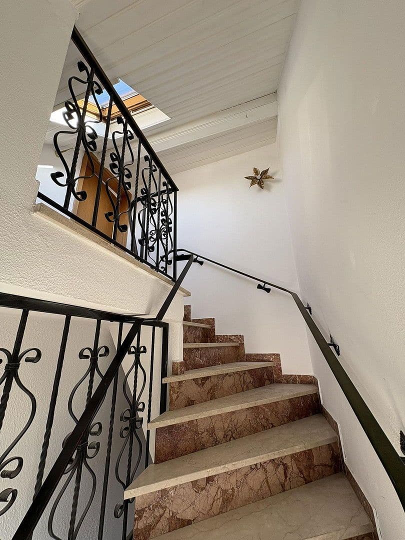 Pronájem bytu 3+kk 139 m², Blumenstraße 34, Karlsfeld, Bavorsko Pronájem bytu 3+kk 139 m², Blumenstraße 34, Karlsfeld, Bavorsko