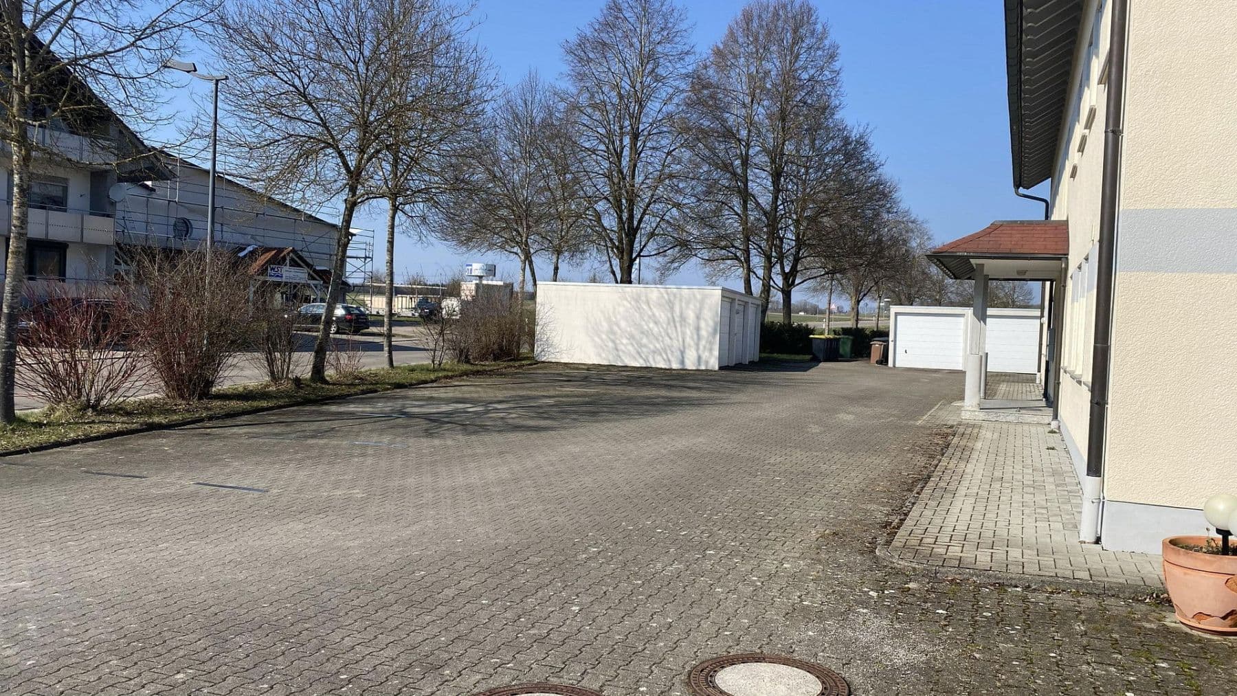 Prodej domu 576 m², pozemek 1.764 m², Tuninger Straße 36, Bad Dürrheim, Bádensko-Württembersko Prodej domu 576 m², pozemek 1.764 m², Tuninger Straße 36, Bad Dürrheim, Bádensko-Württembersko